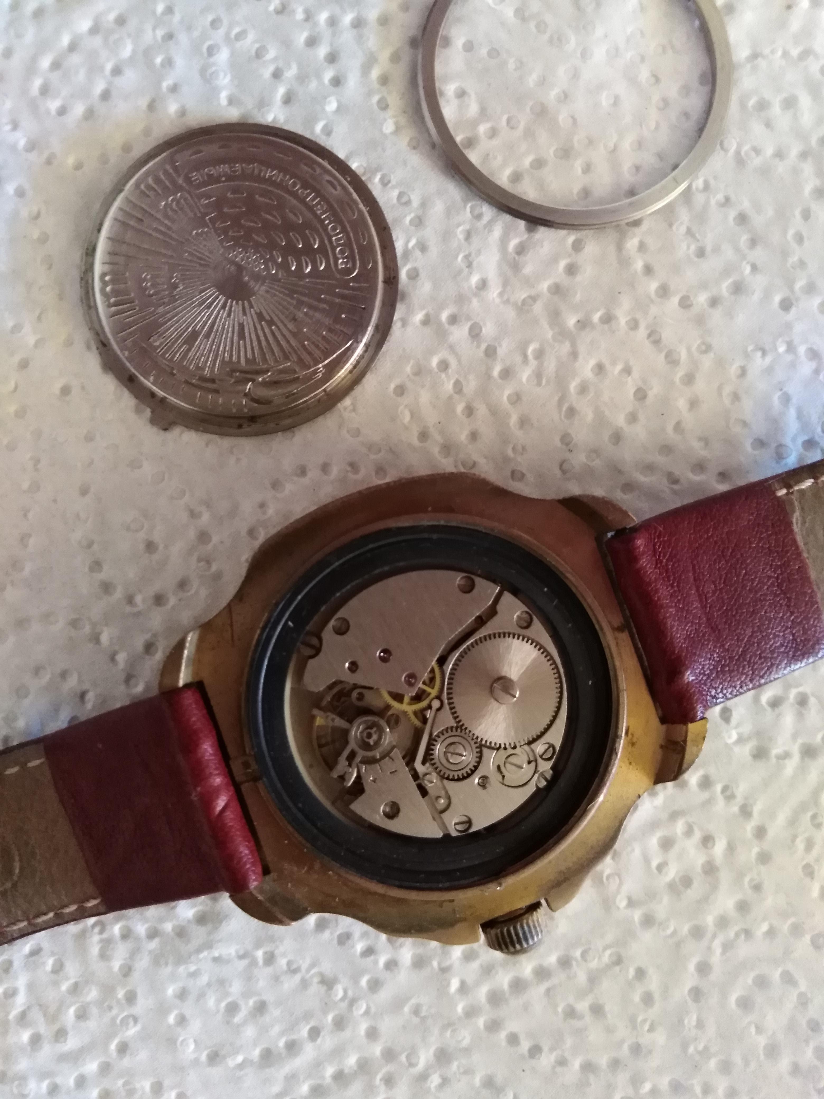 [Vostok] the movement of my vintage Komandirskie r/Watches