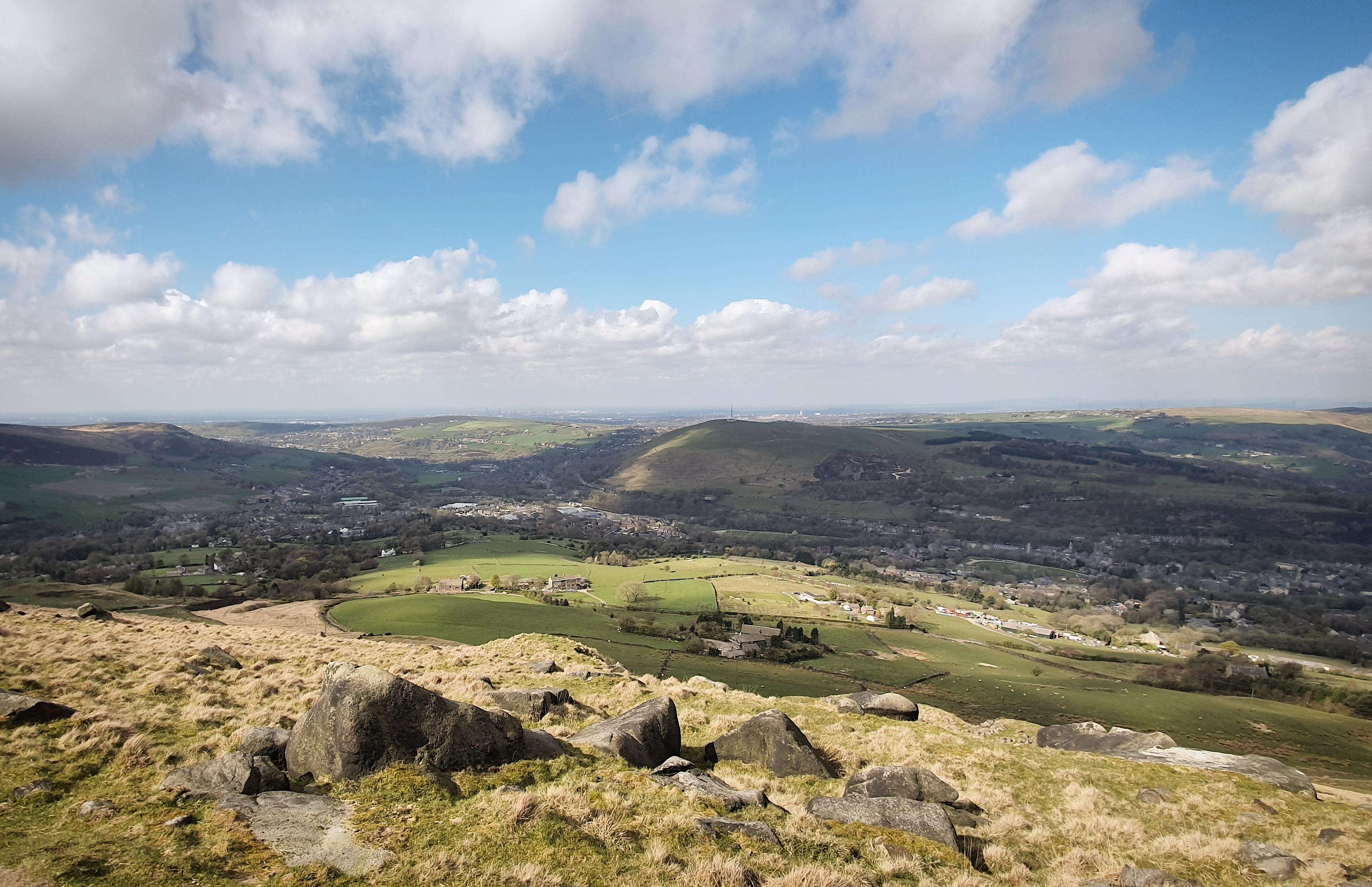 The view from Pots and Pans above Greenfield, Saddleworth. r/CasualUK