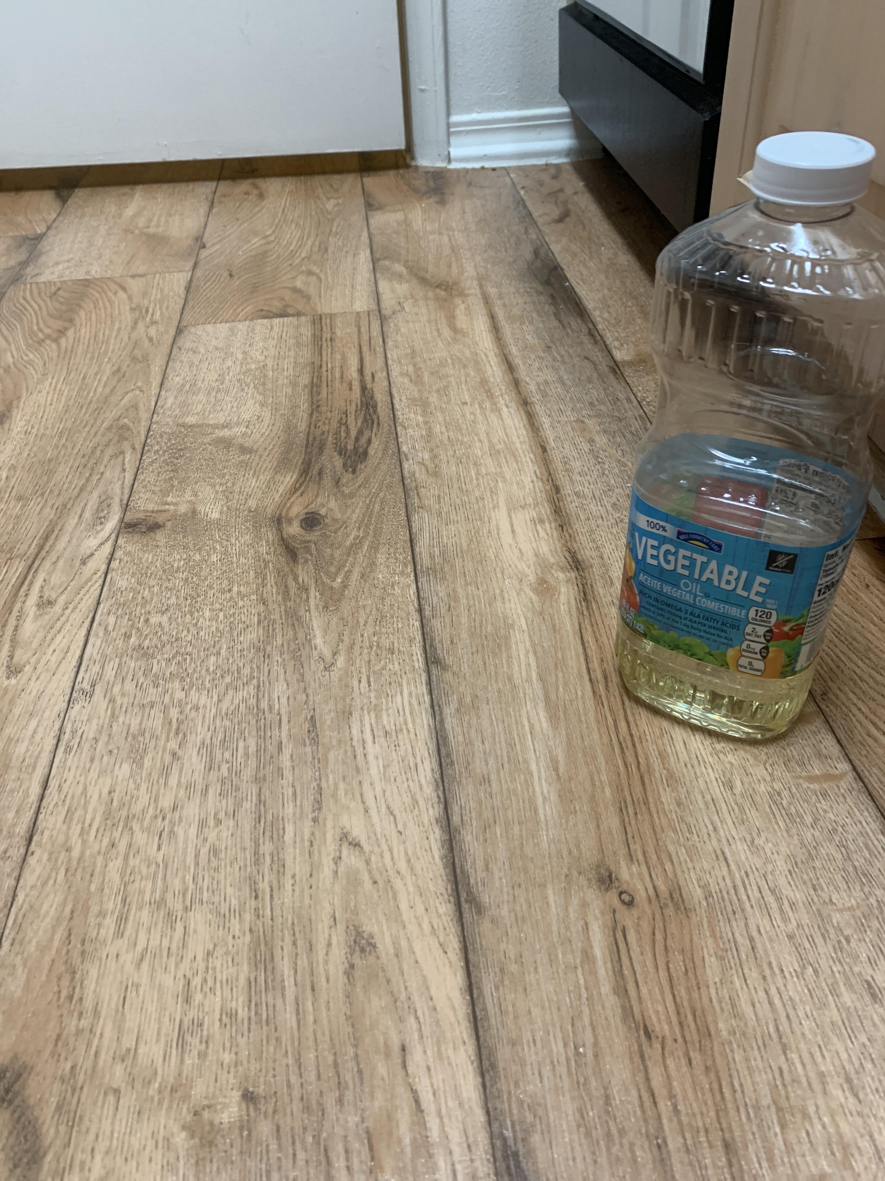 How to remove vegetable oil from the floor? r/CleaningTips