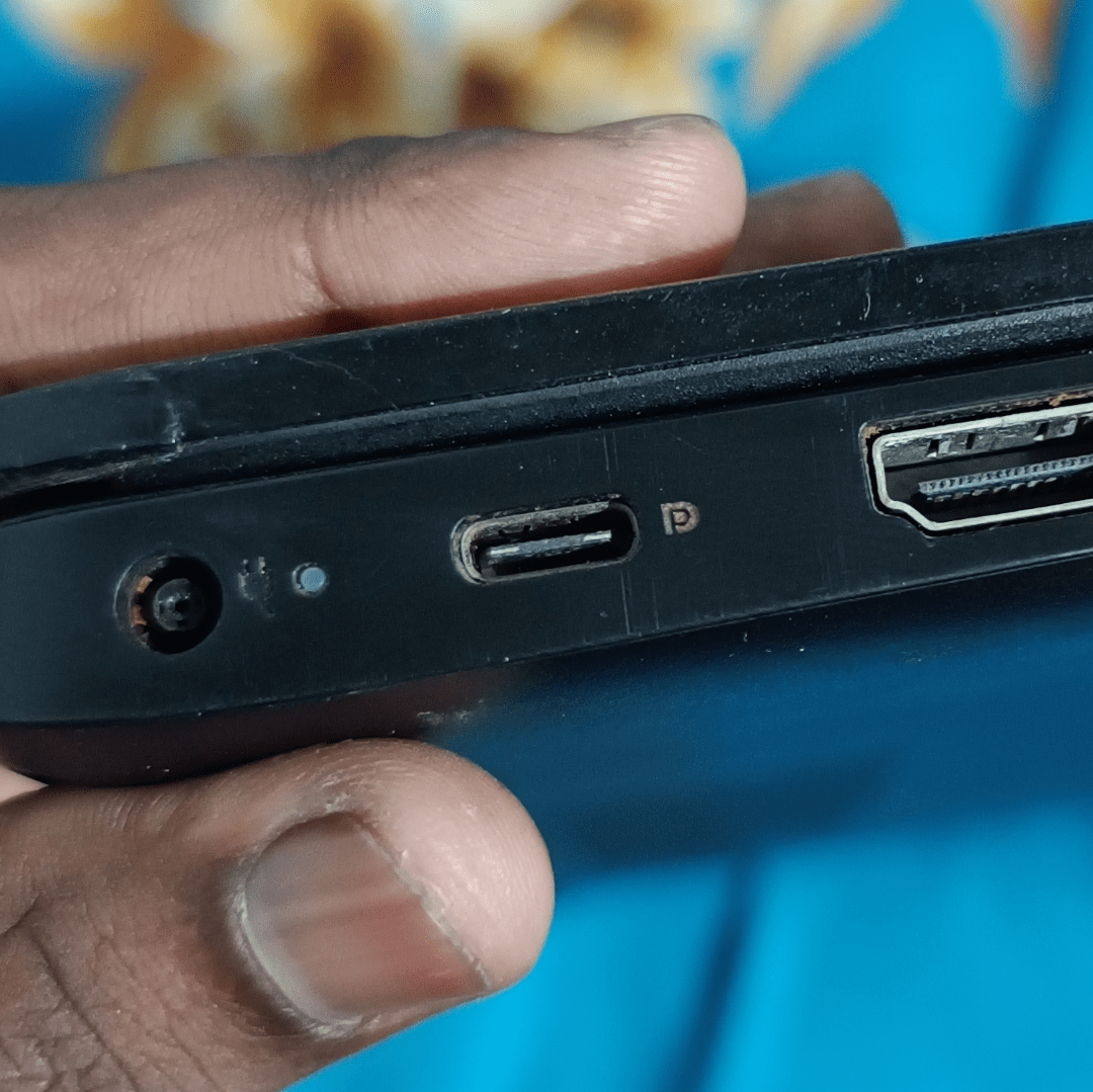 It's symbol is "P", Can i charge my laptop through this Port? r/laptops