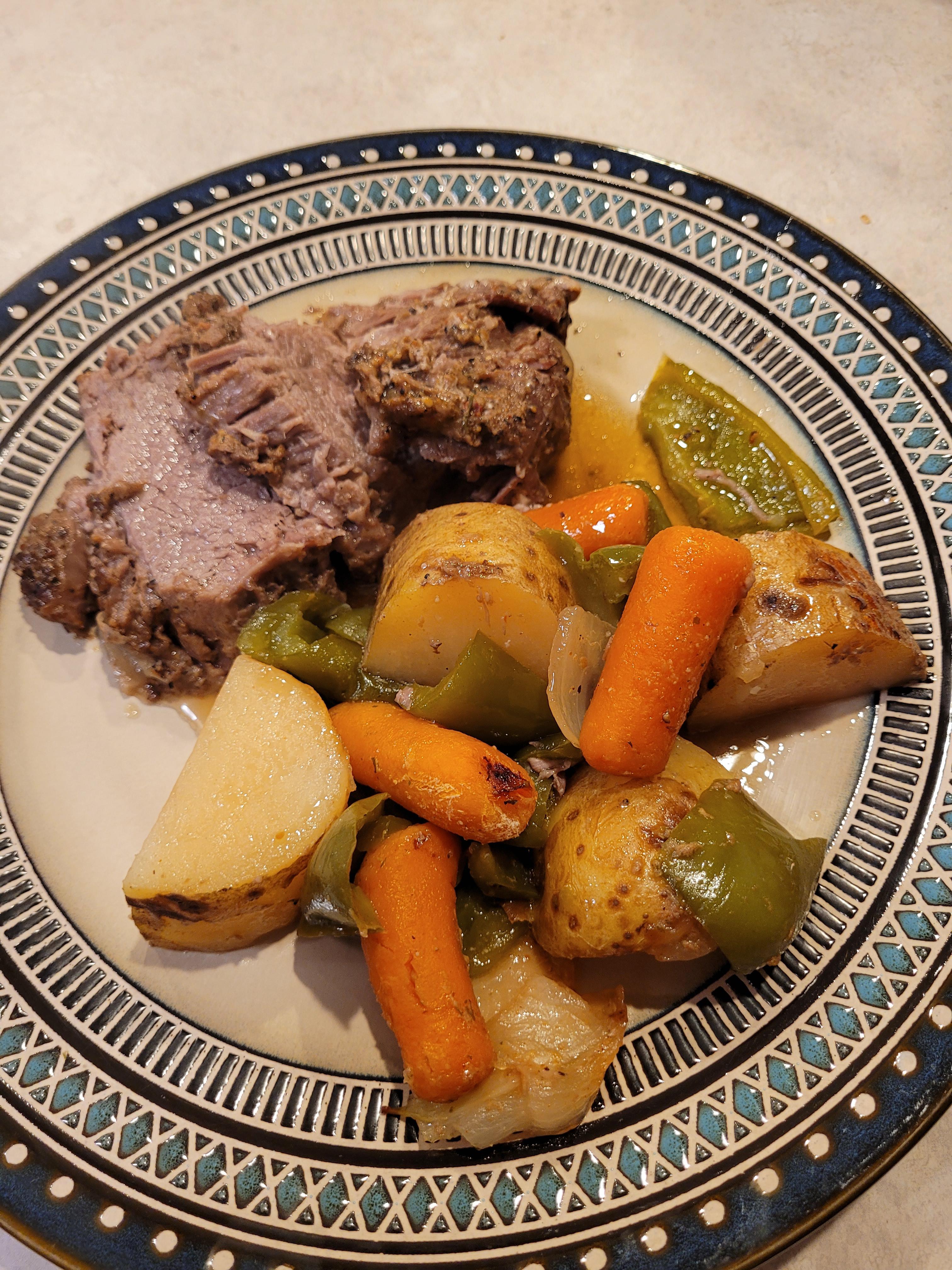 [Homemade]Dutch oven roast beef with vegetables r/food