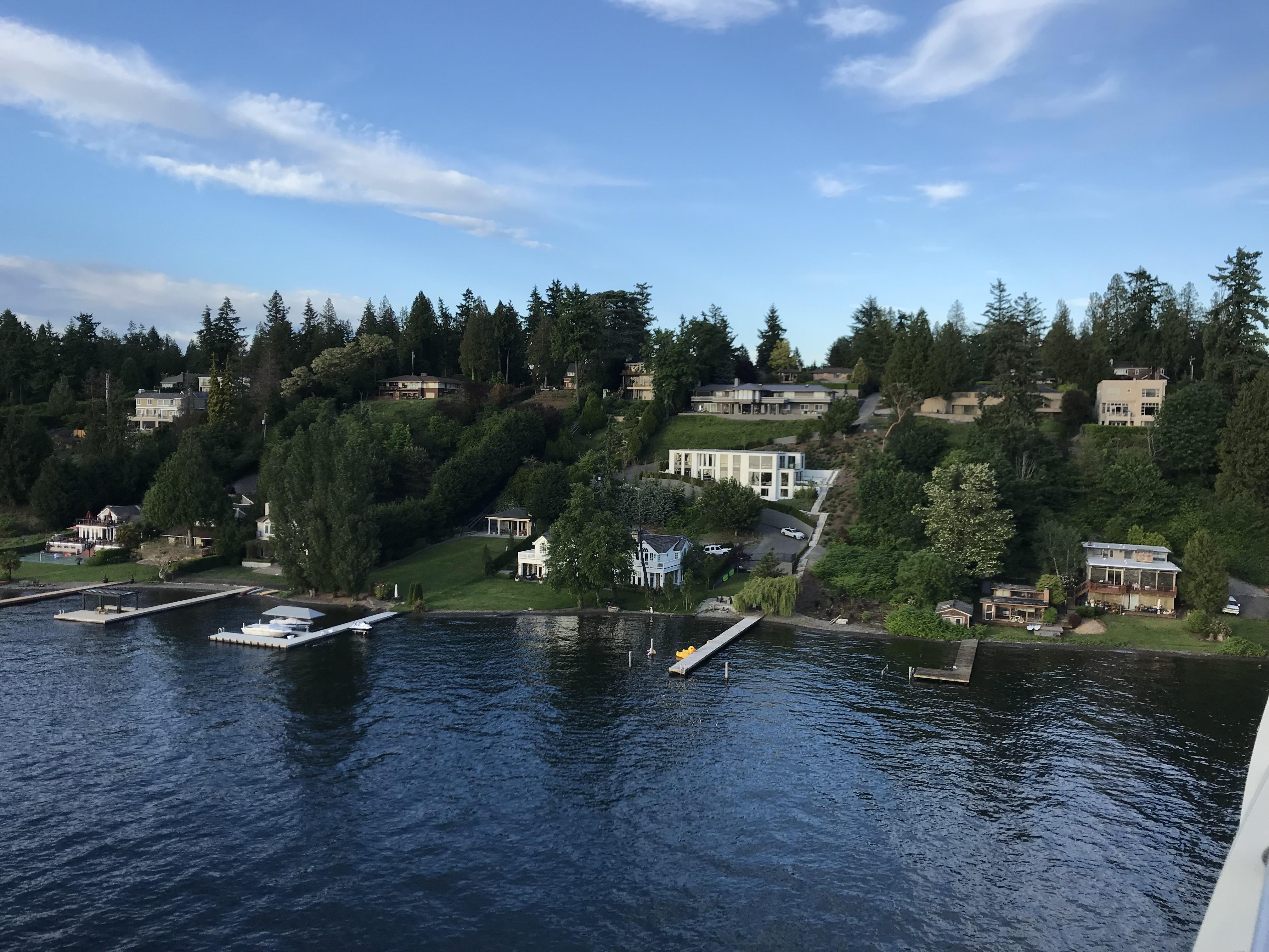 A view of the Medina mansions from SR520 r/Seattle