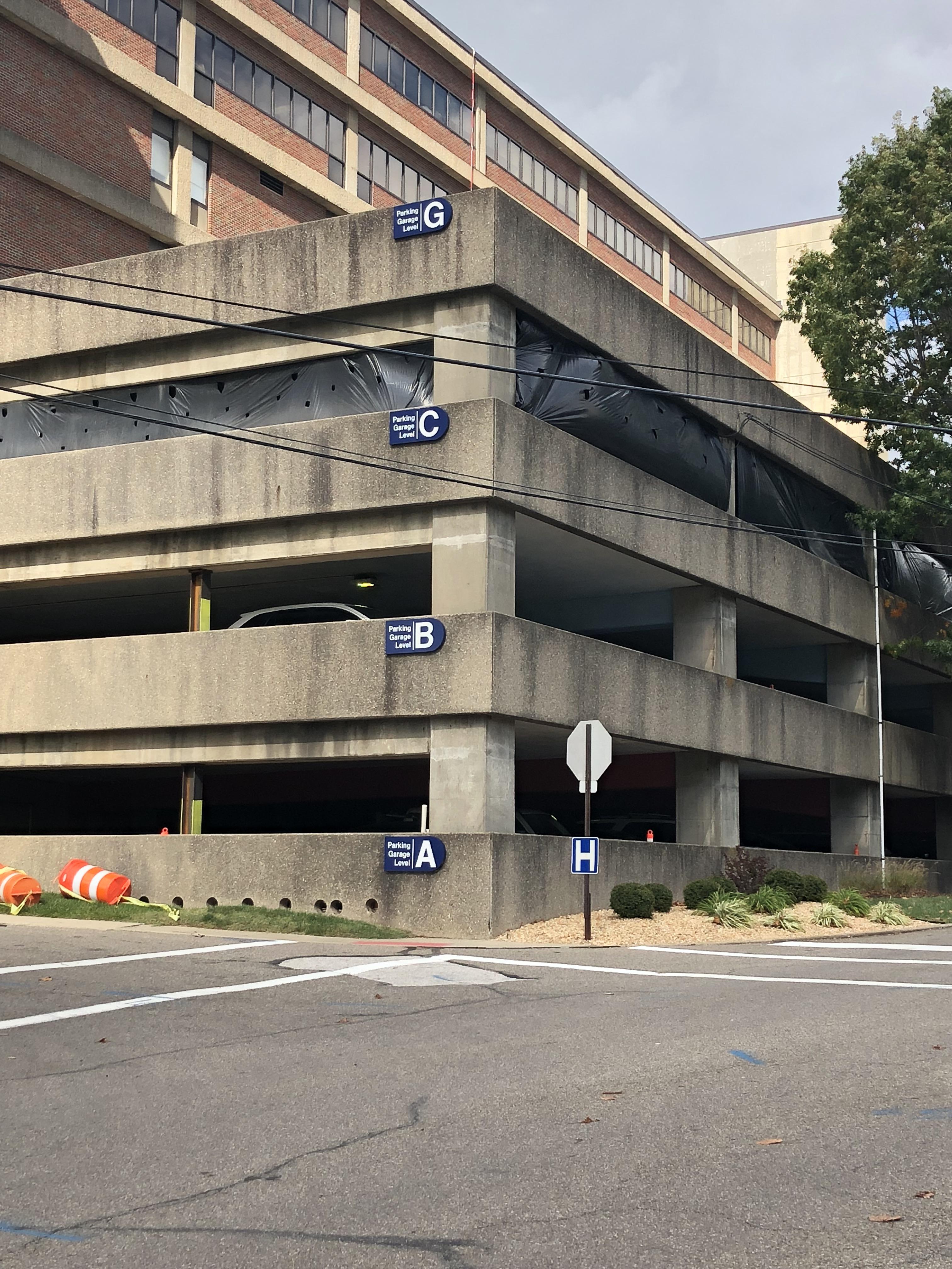 This parking garage r/mildlyinfuriating