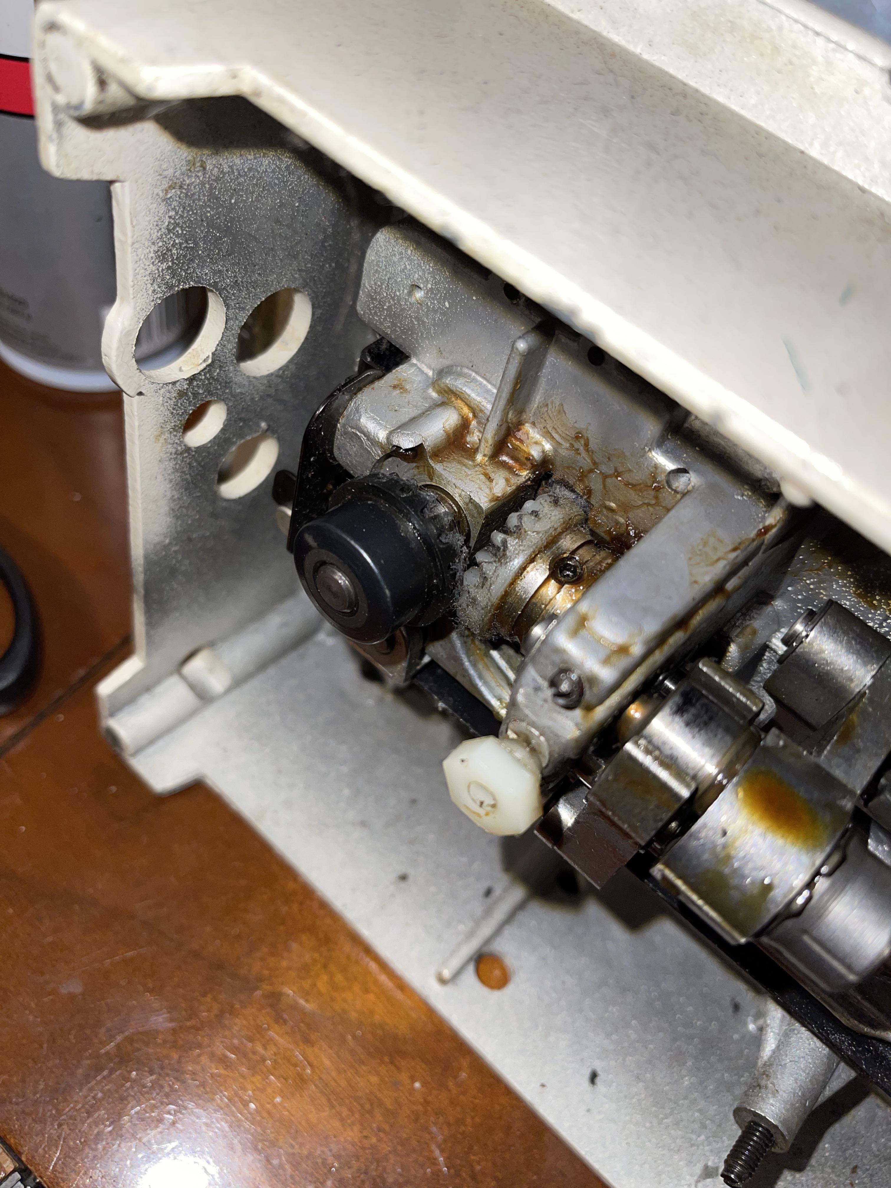 Singer Stylist 514 issue gears not engaging? ( r/sewing