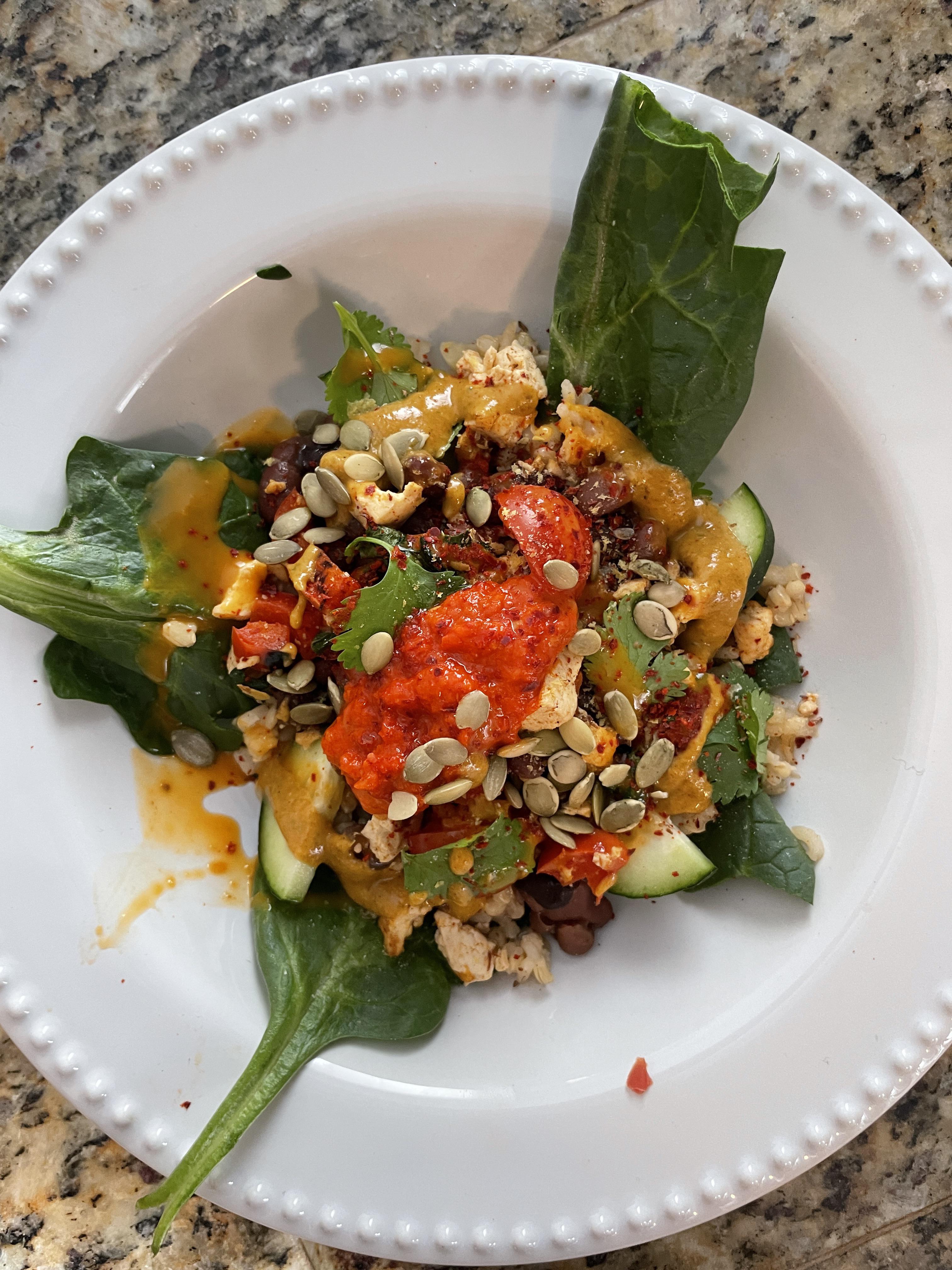 Spicy bowl! Brown rice, kidney beans, veggies, seeds, hot Korean