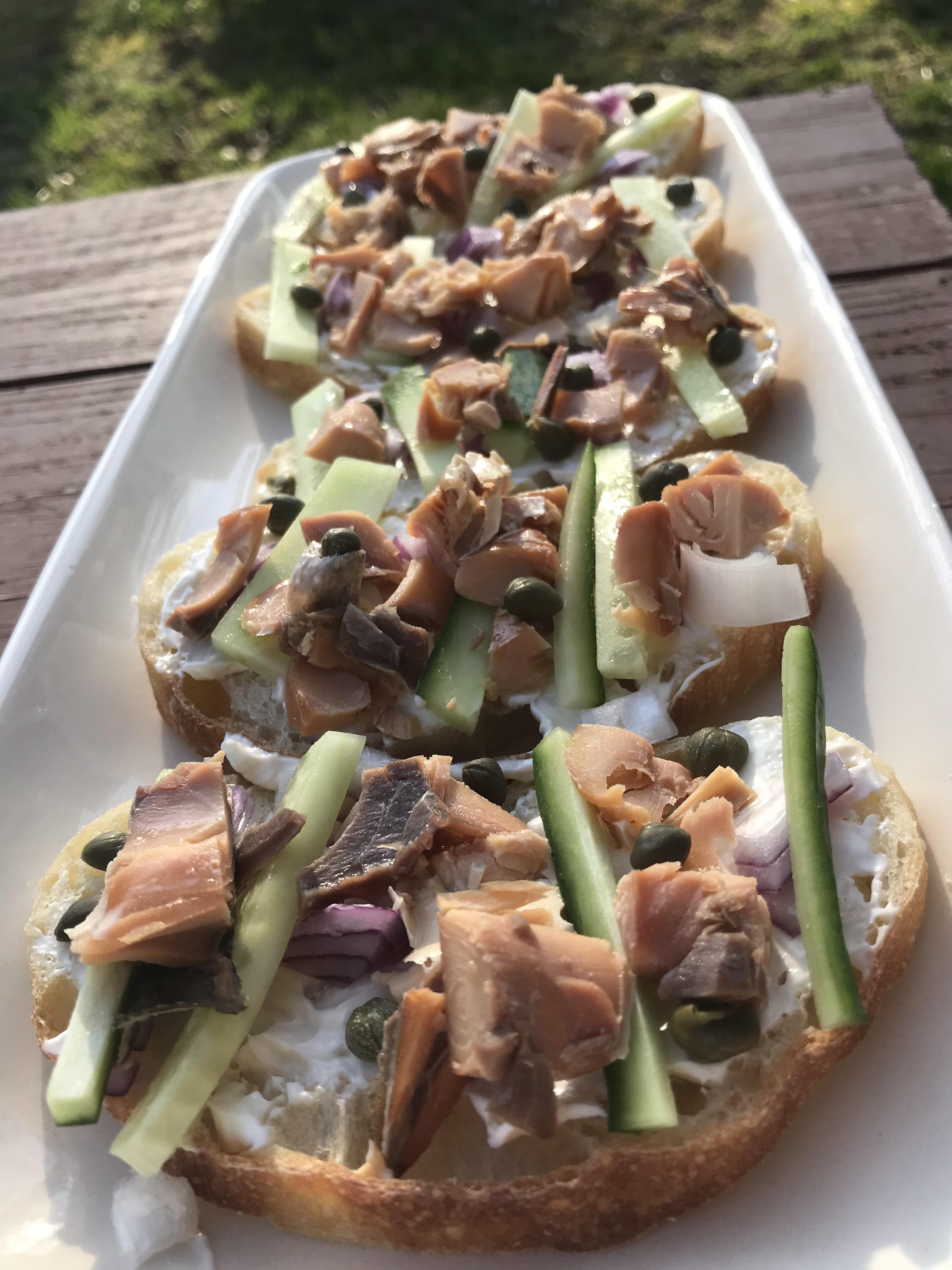 [Homemade] Smoked salmon, cream cheese, capers, cucumber and red onion