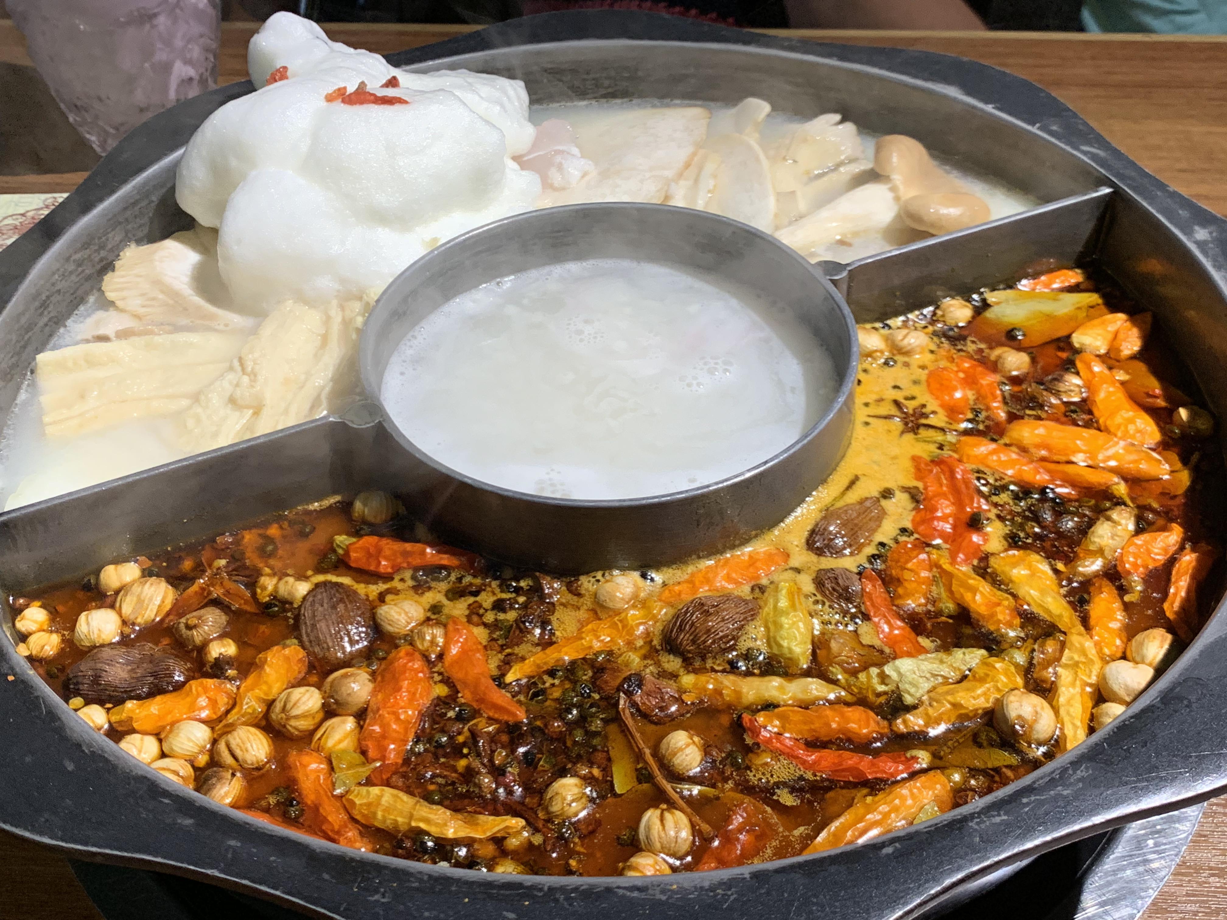 Szechuan and grouper fish broth hot pot r/FoodPorn