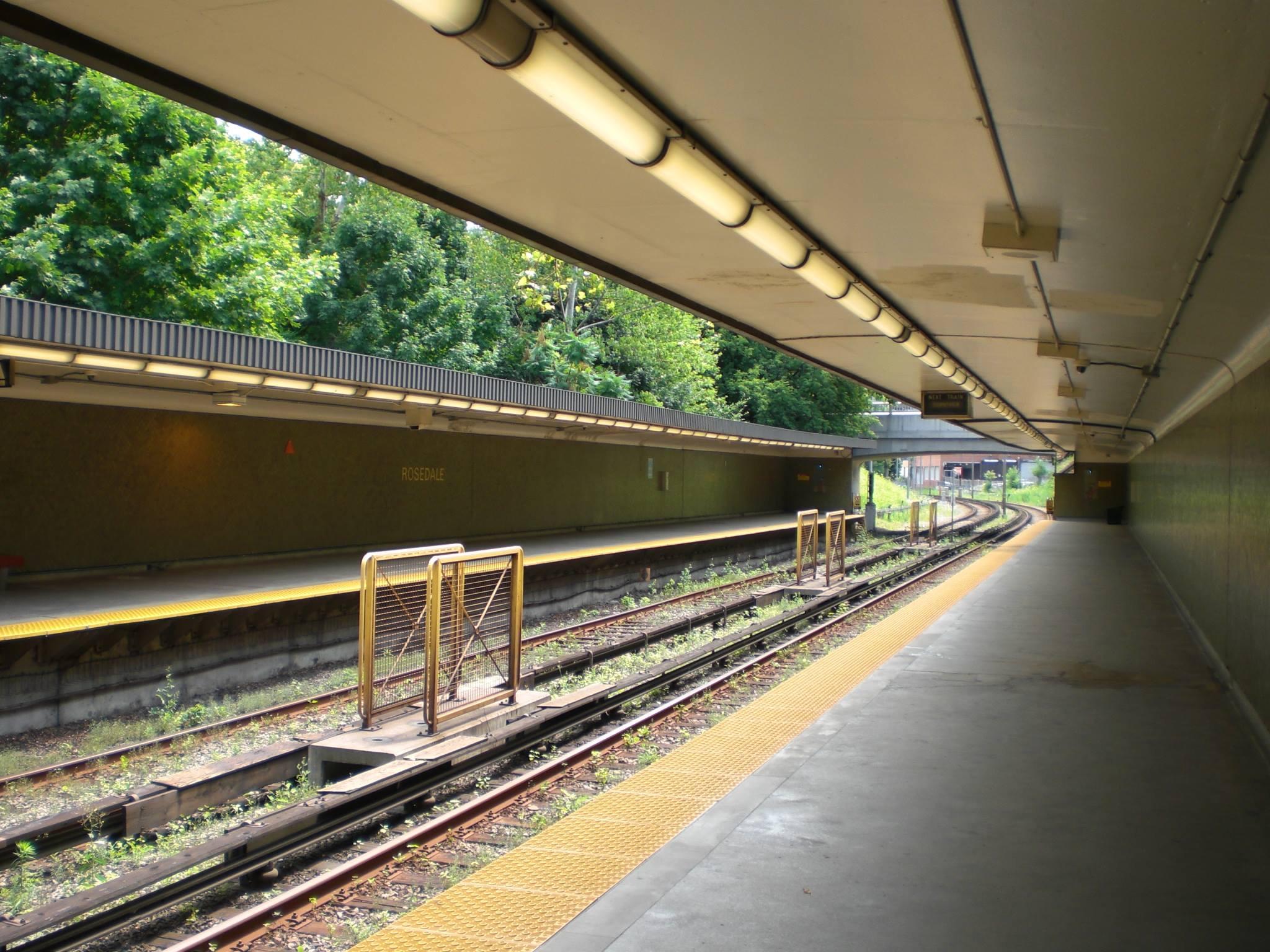 Rosedale Station Toronto, Ontario July 2014 r/Subways