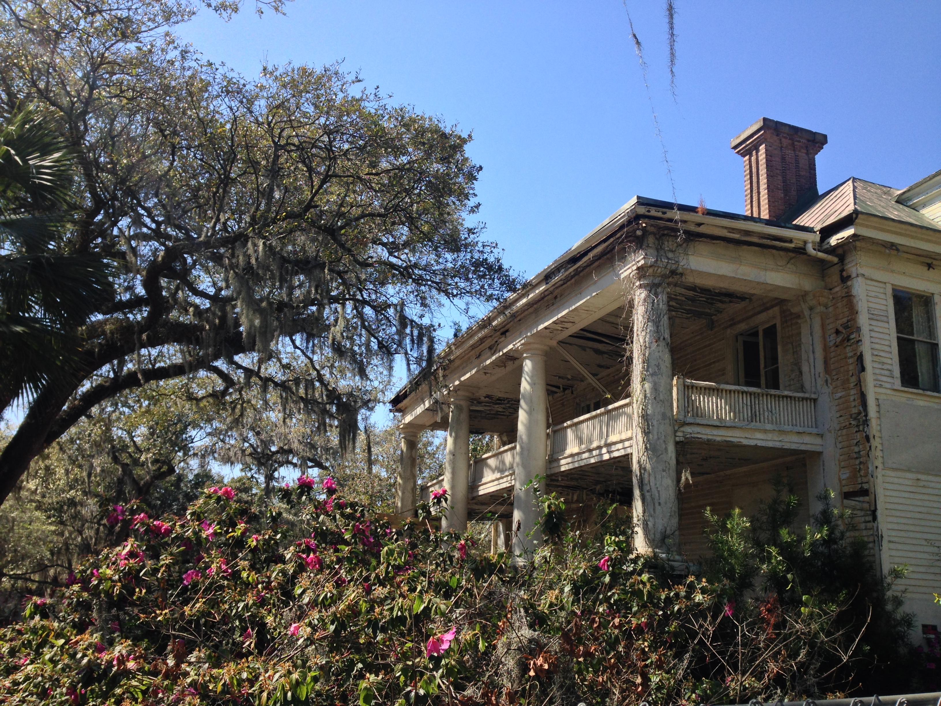 Admiral's House, Old Navy Base. Built 1905. Abandoned 1996 r/Charleston