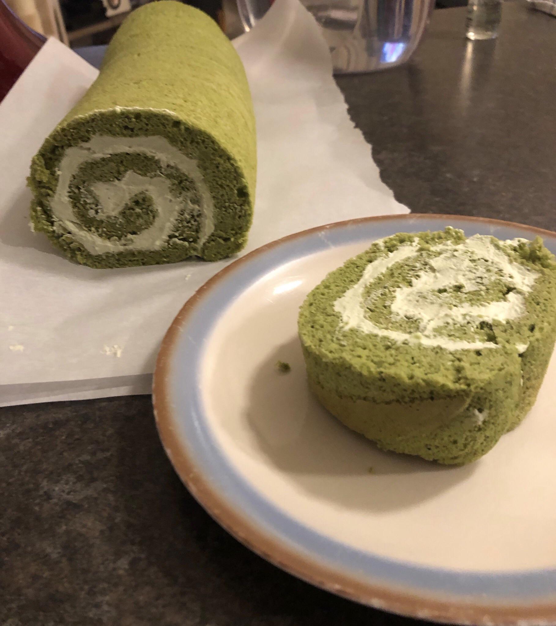 Matcha Swiss roll r/DessertPorn
