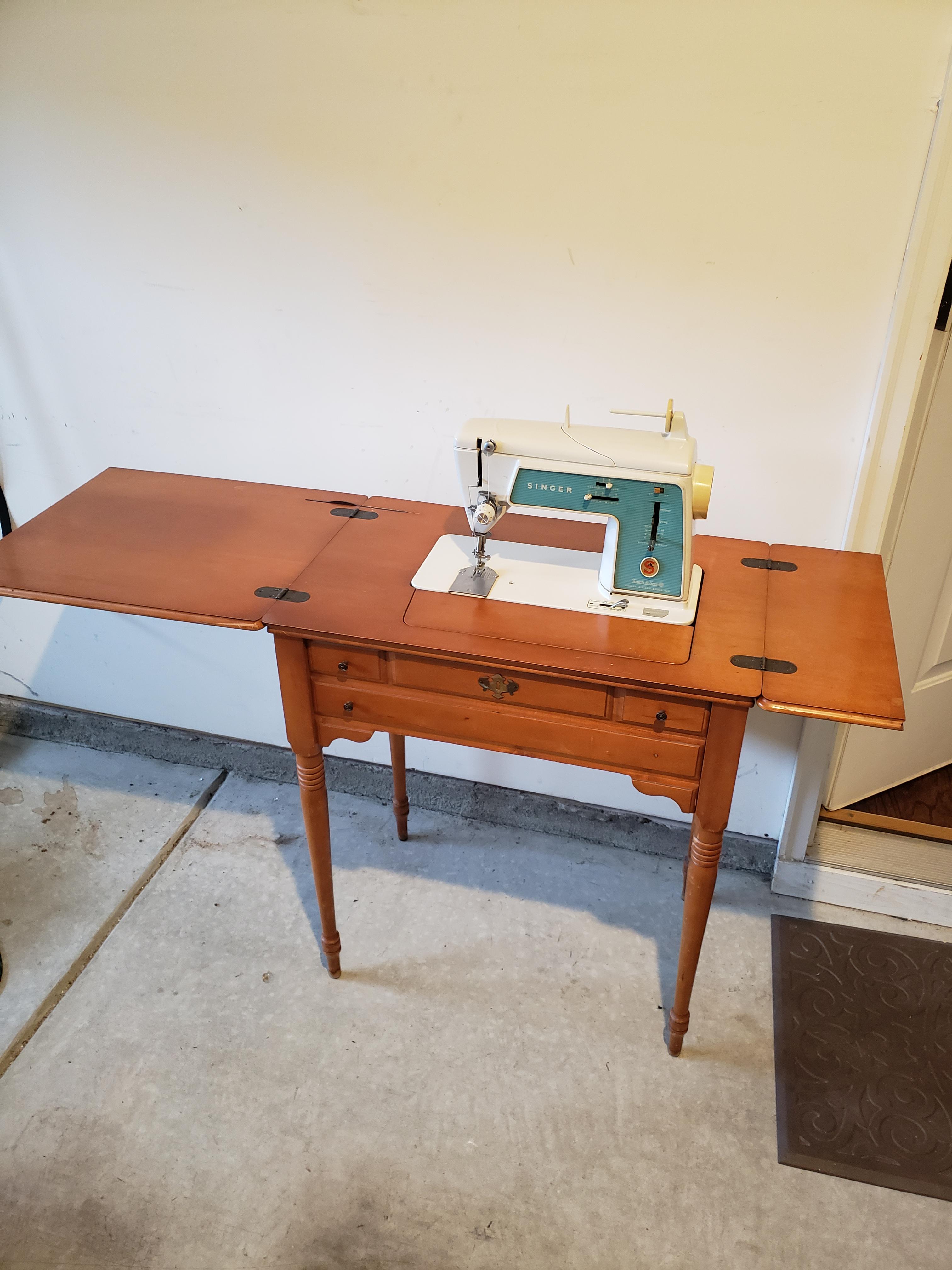 Found this vintage singer sewing machine at Goodwill for 25! I'm going