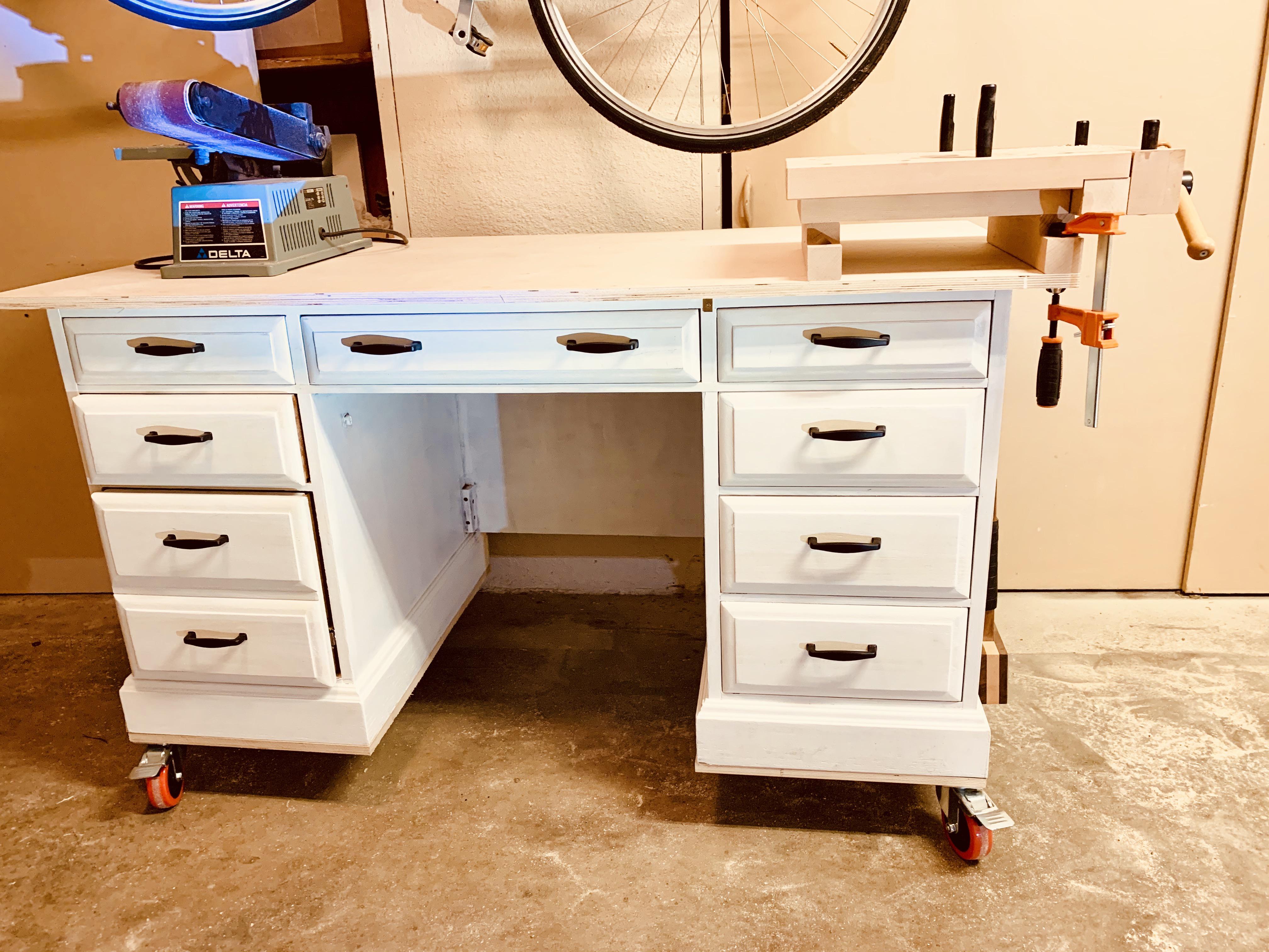 Converted an old wooden desk into a workbench r/woodworking