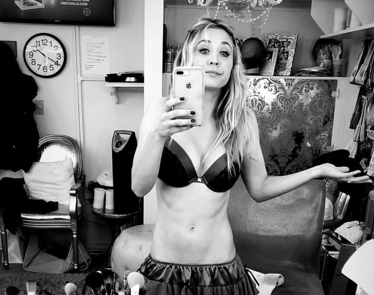 🔞Dressing room selfie TBBT S 12 E 15 of Kaley Cuoco NUDE | | CelebrityNakeds.com