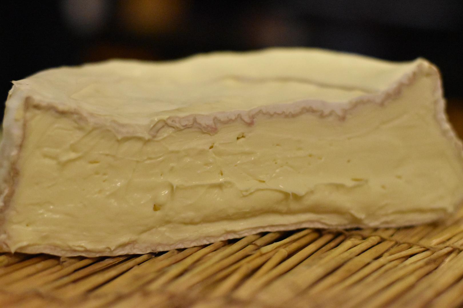 Perfectly gooey Délice de Bourgogne! You can tell by the concave shape