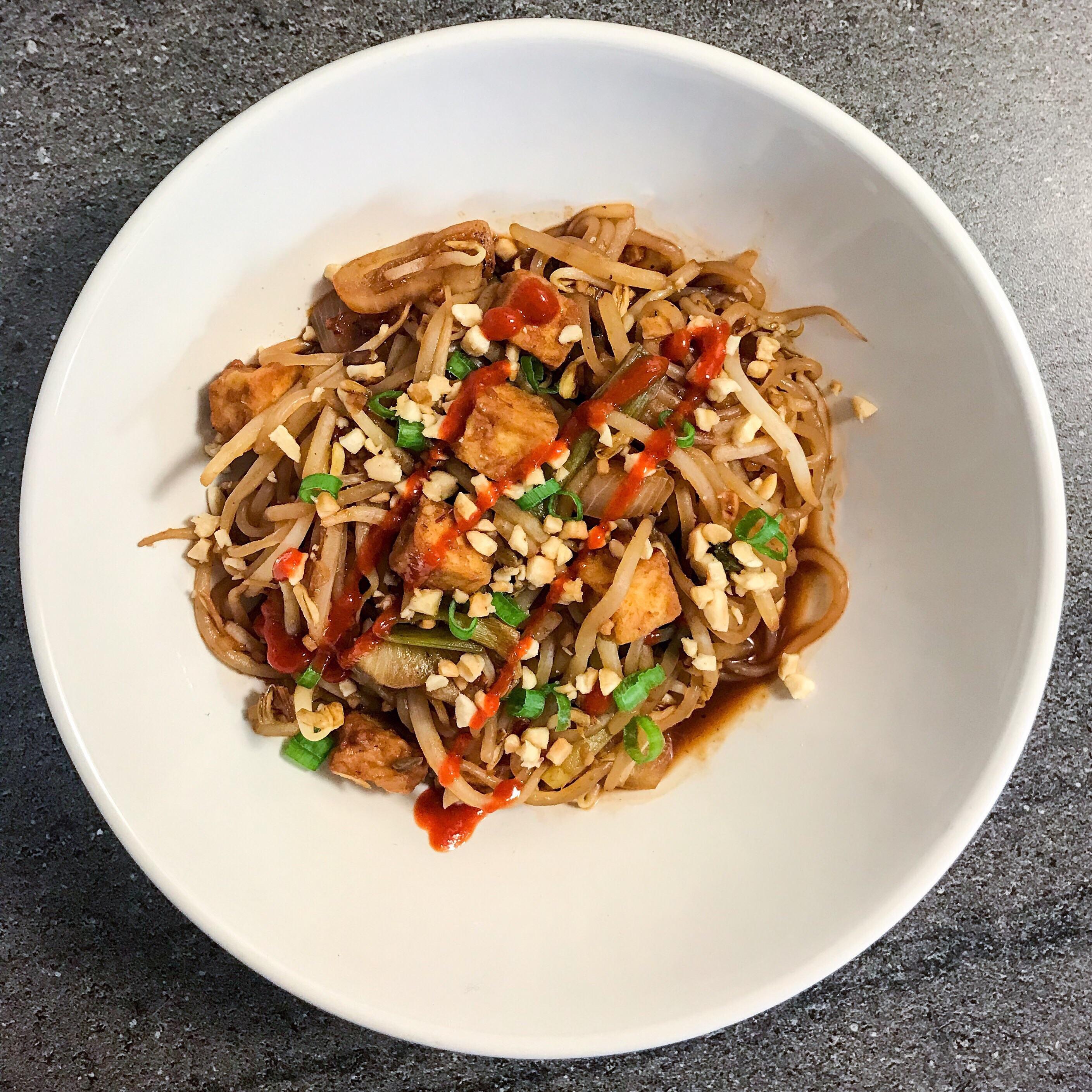 Pad Thai with konjac noodles and air fried peanut tofu 302 calories