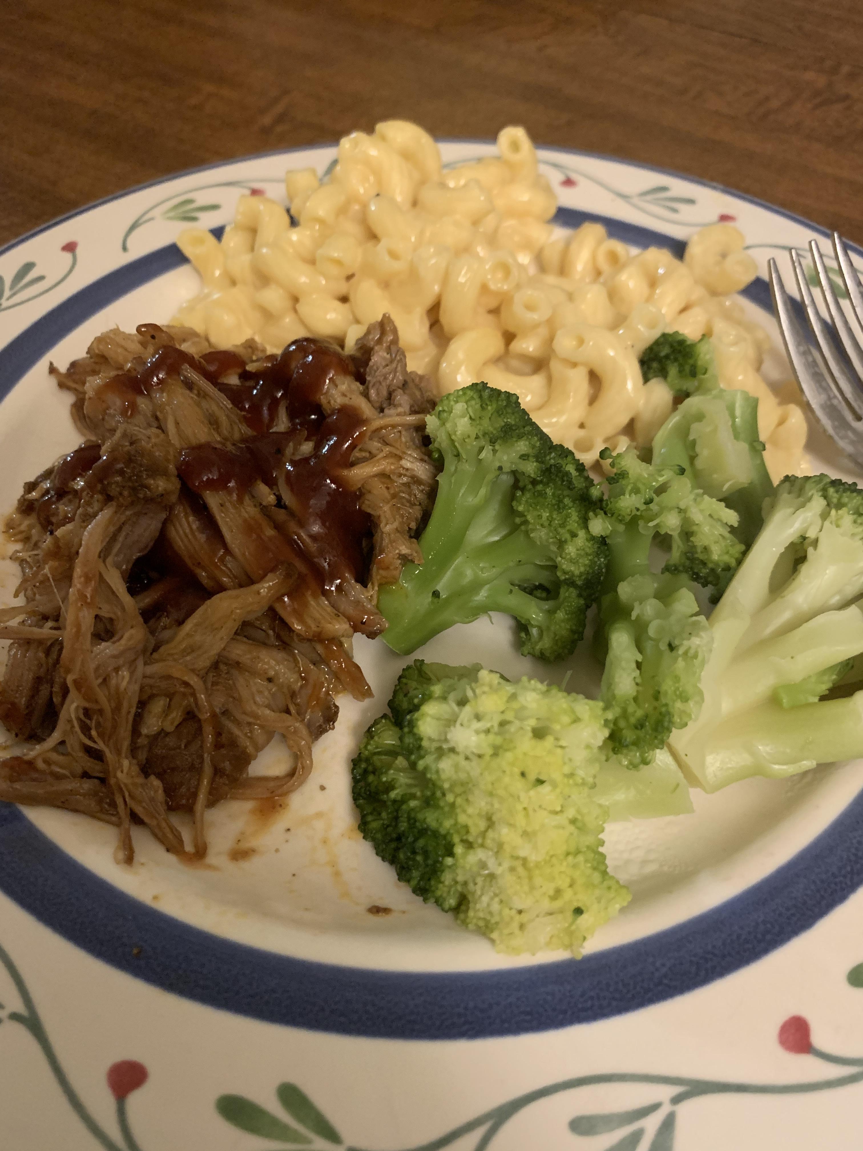 Dutch oven pulled pork and 3 ingredient Mac and cheese from Serious