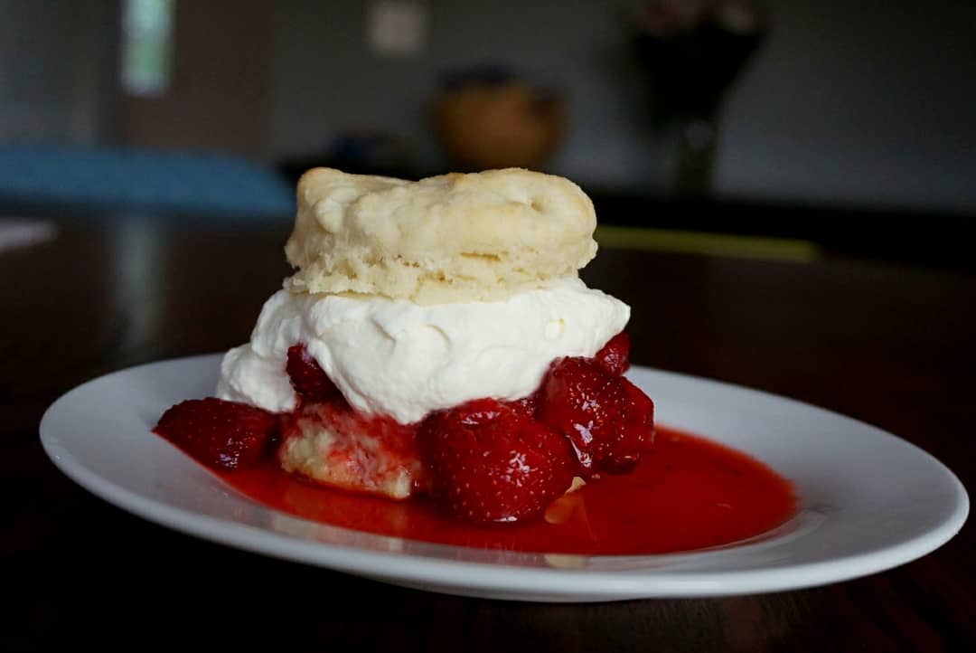 Strawberry shortcake with buttermilk biscuits r/Baking