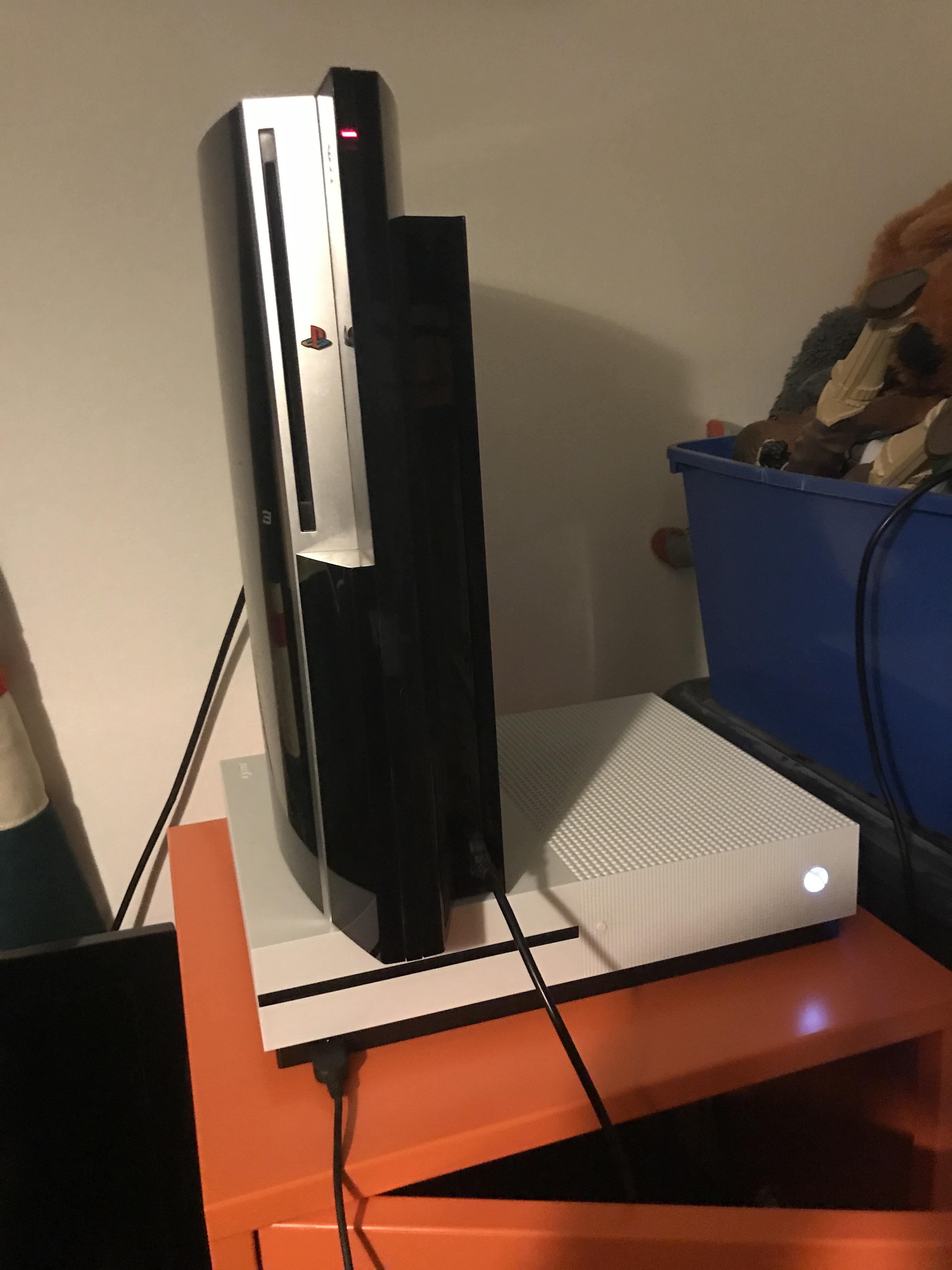 I wonder if my xbox will bend, propably not. gaming