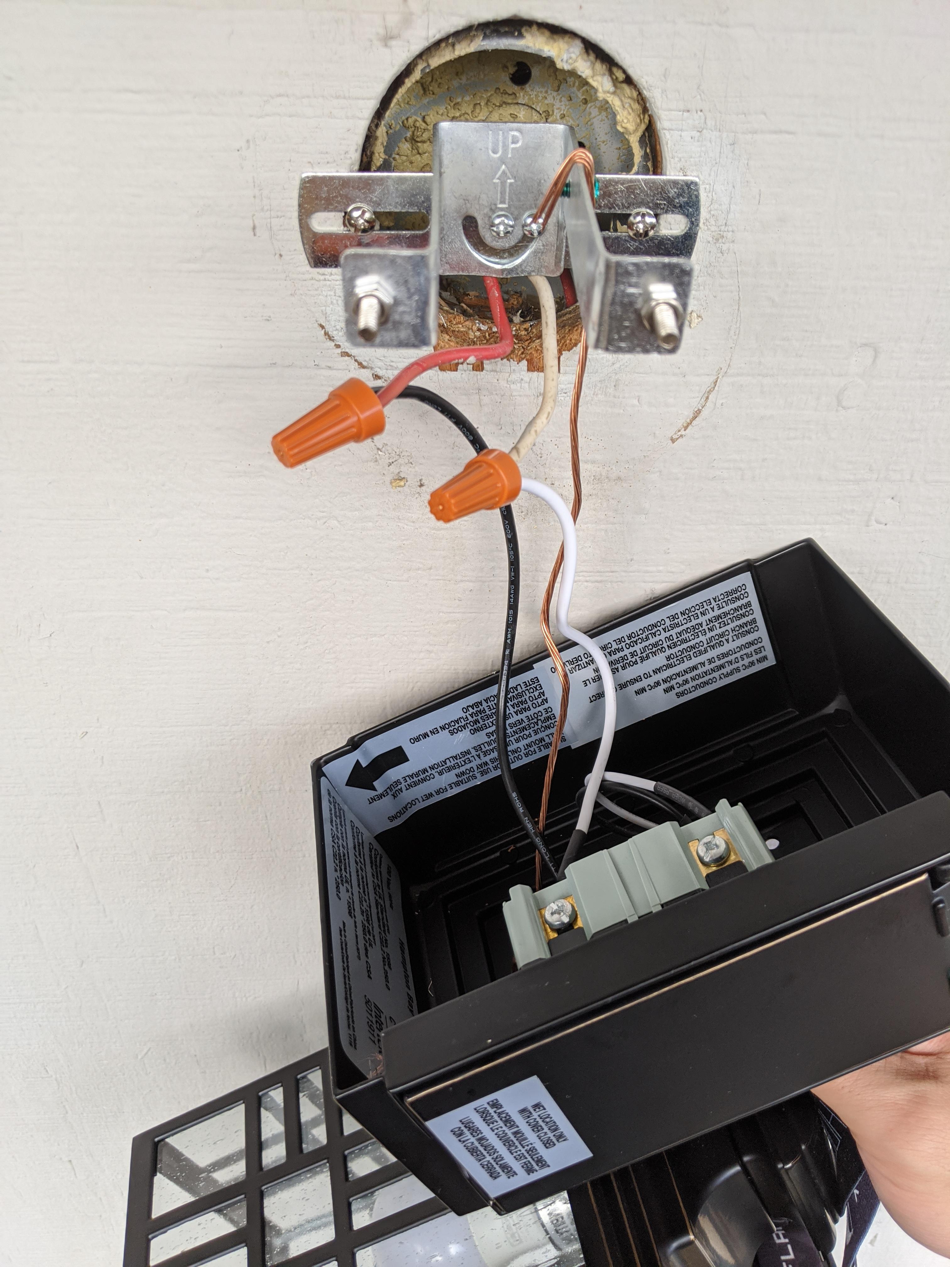 What am I doing wrong? Replacing old outdoor light with new one that