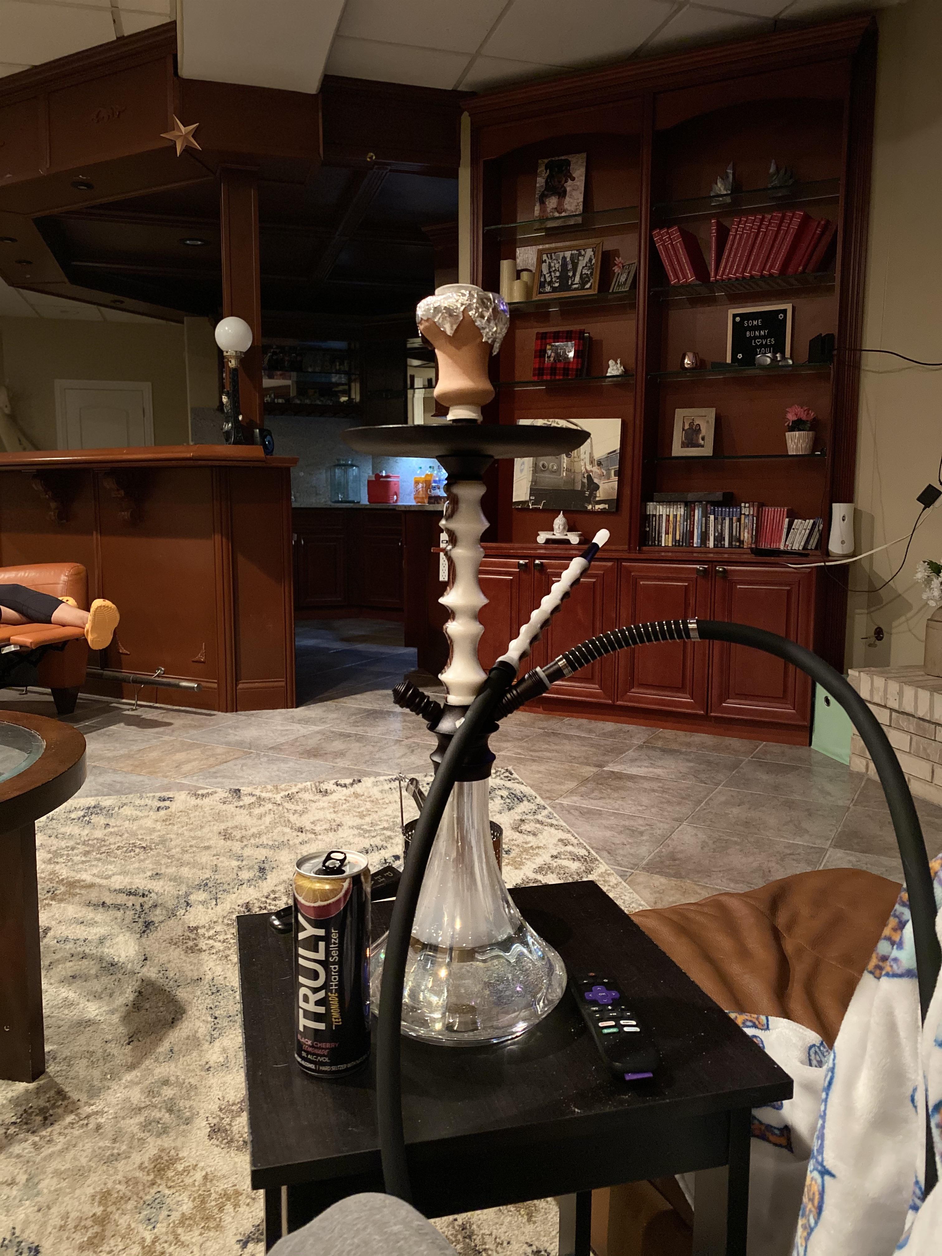 Smoking some Al Fakher Gum x Gum w/ Cinnamon mix on this Sunday evening