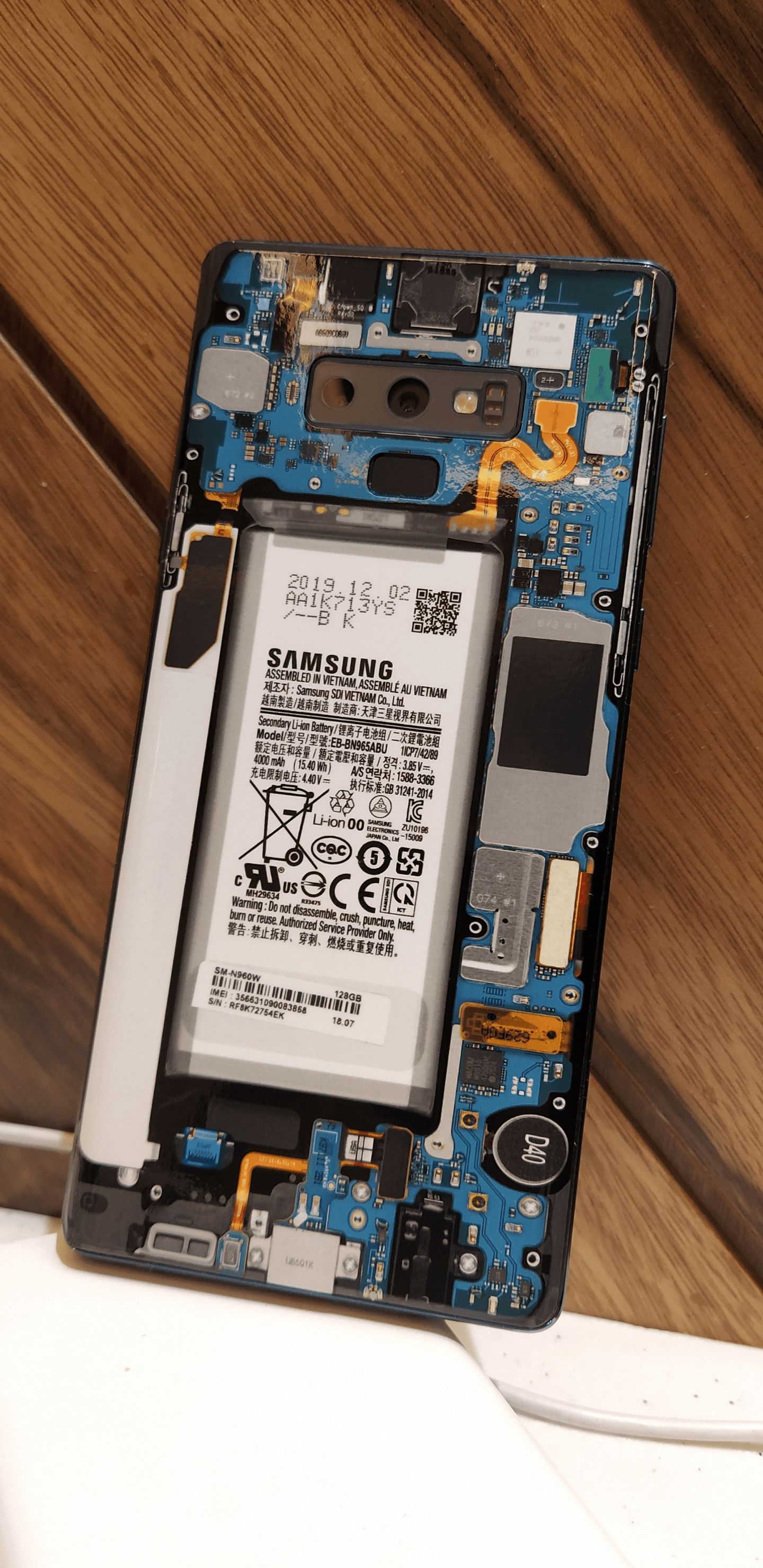 TEARDOWN FOR GALAXY NOTE 9. r/dbrand