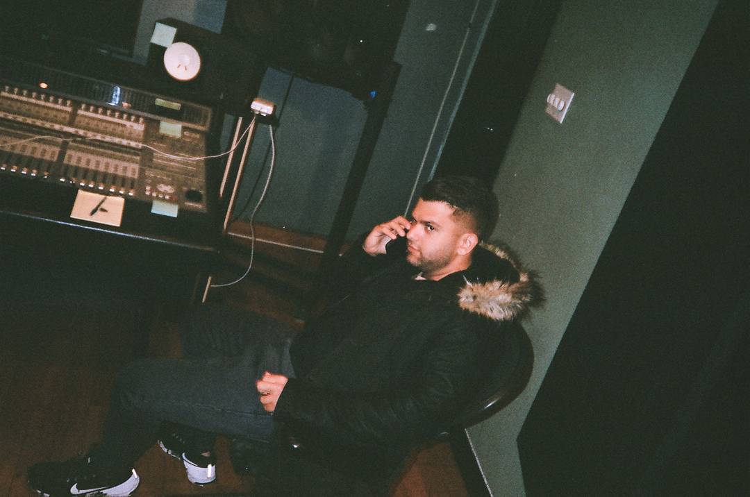 How can I recreate this (dispossable/film camera?) effect? postprocessing