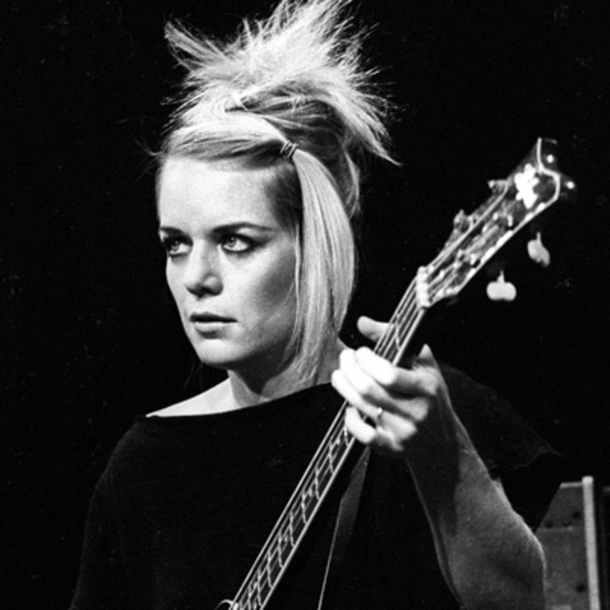 Tina Weymouth, Talking Heads/TomTom Club (1983) r/OldSchoolCool