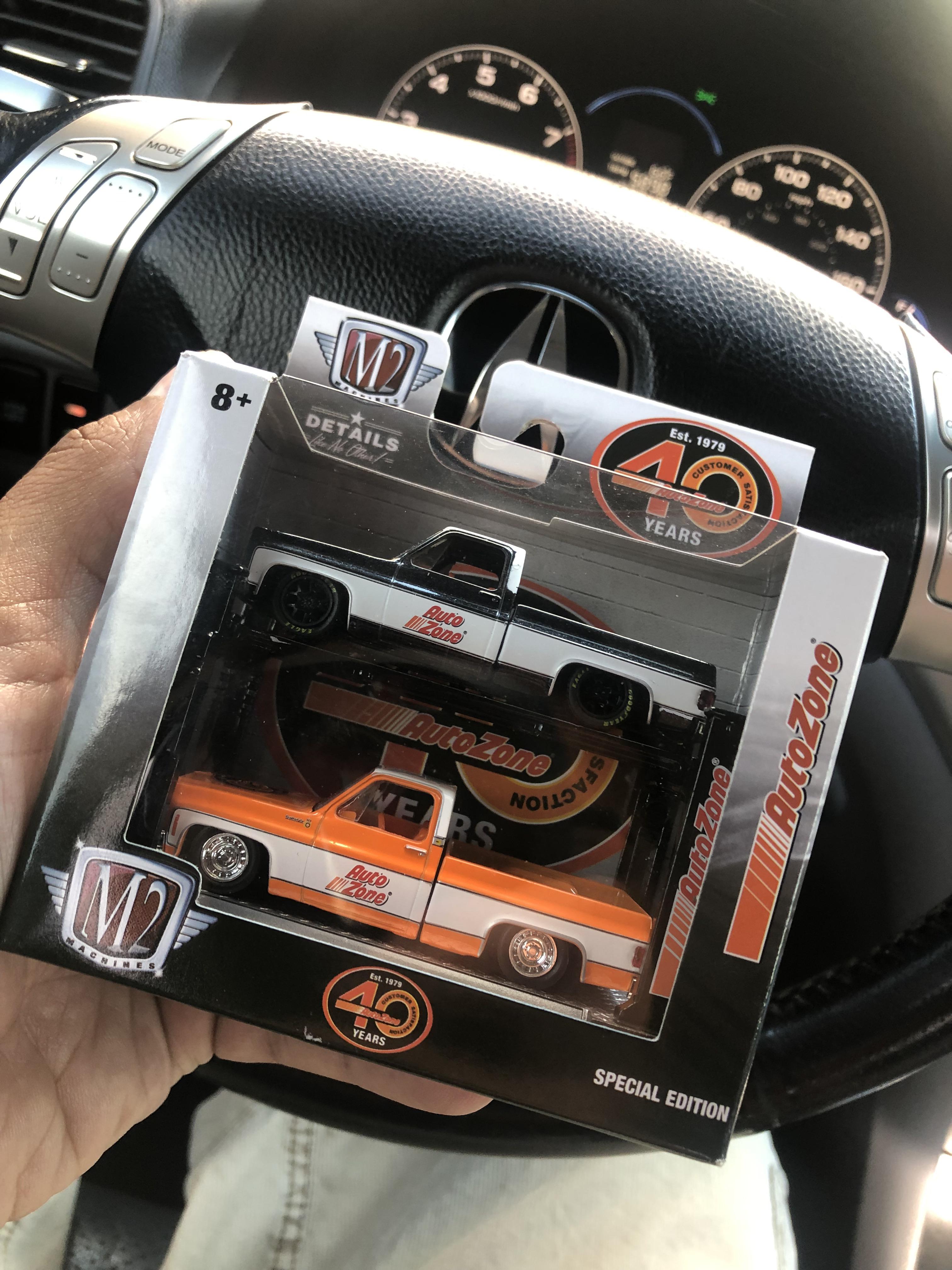 Finally scored an M2 Machine Autozone AutoLift with the two ‘79 Scottsdale trucks r/HotWheels