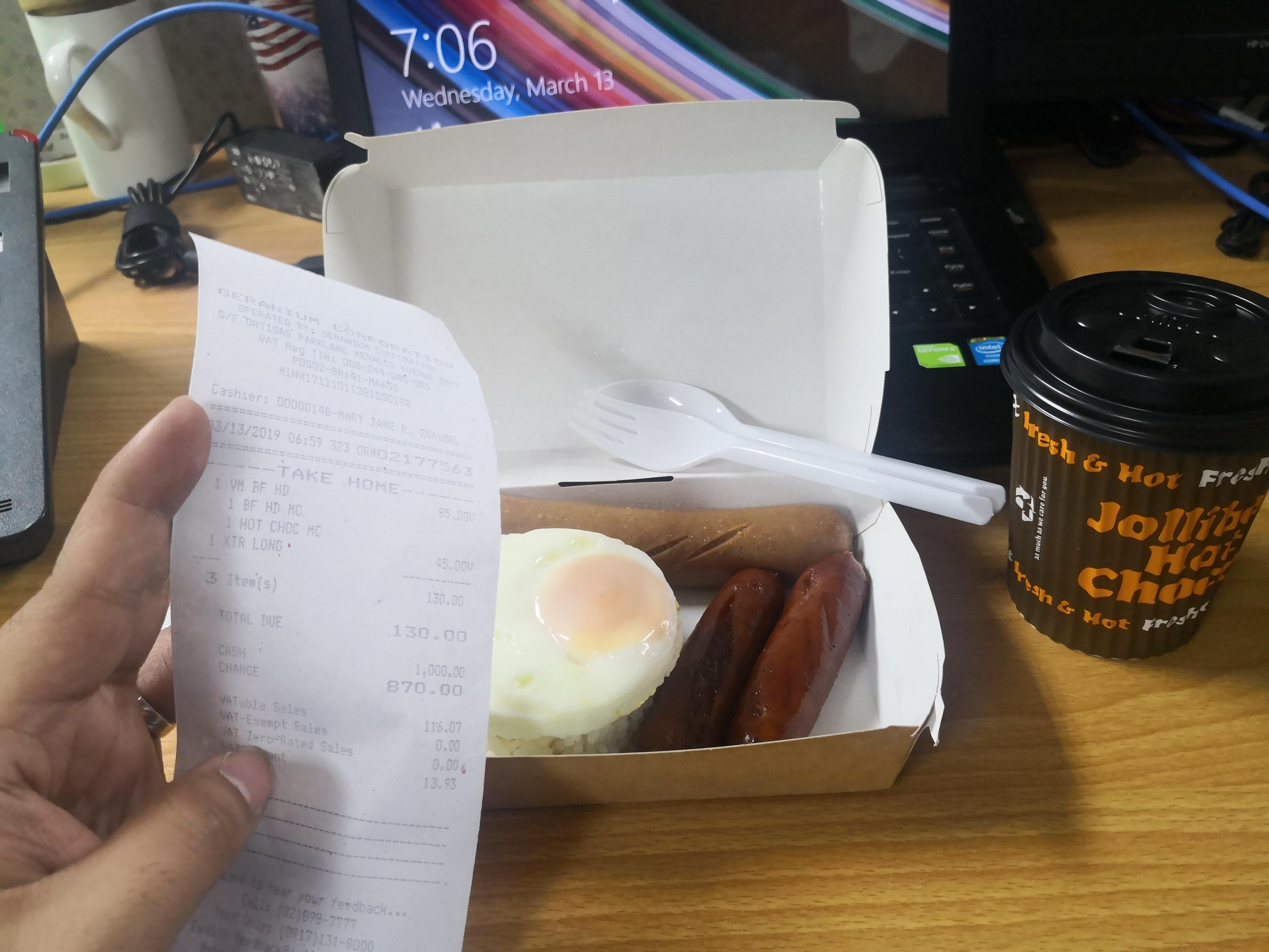 LifeHackJollibee Breakfast Hotdog(85) + extra longganisa(45) instead