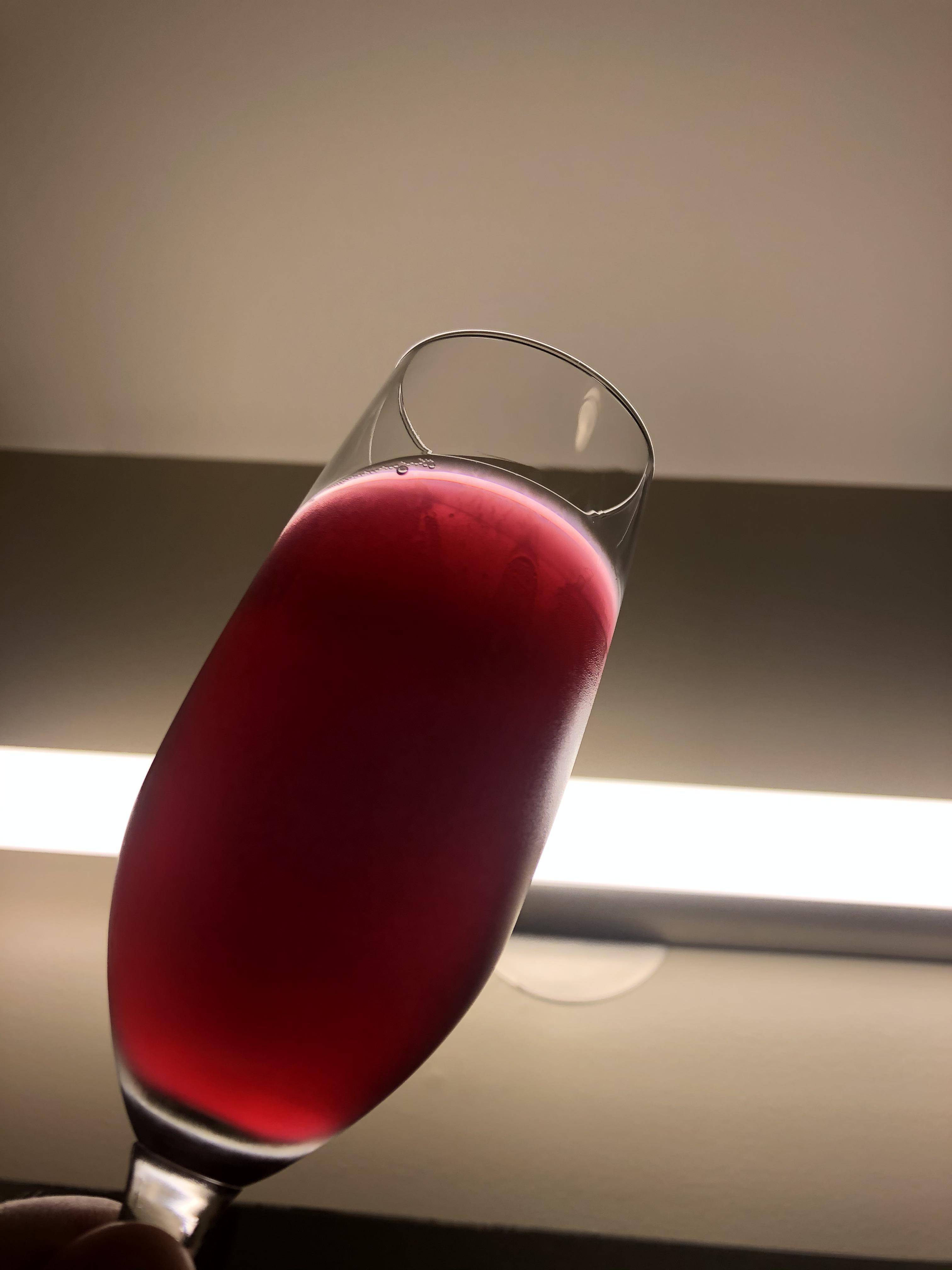 So I just tried my first homebrew mead, blueberry melomel. It tastes like... nothing?? r/mead