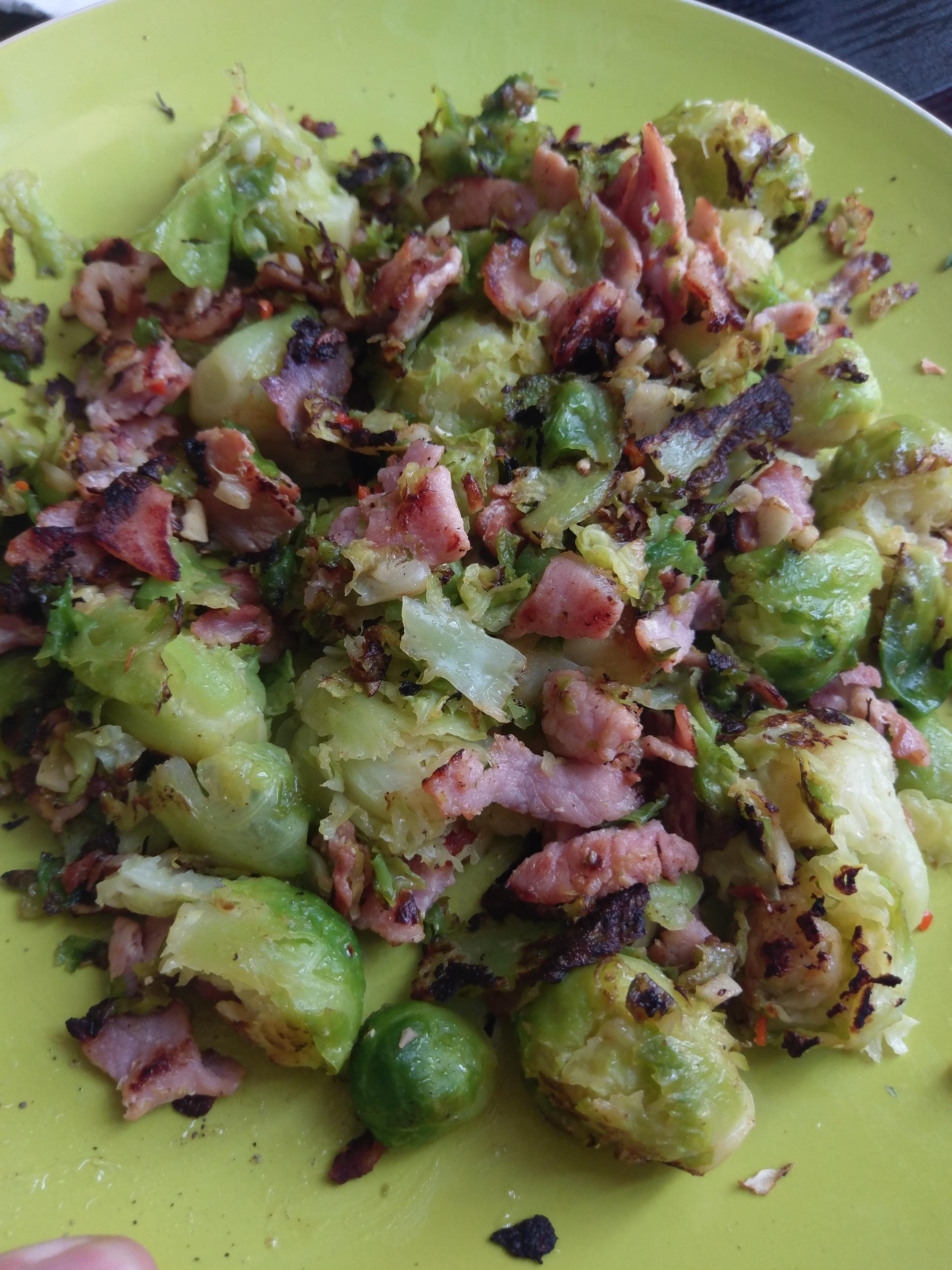 Brussel sprouts, bacon, garlic and chilli r/ketorecipes