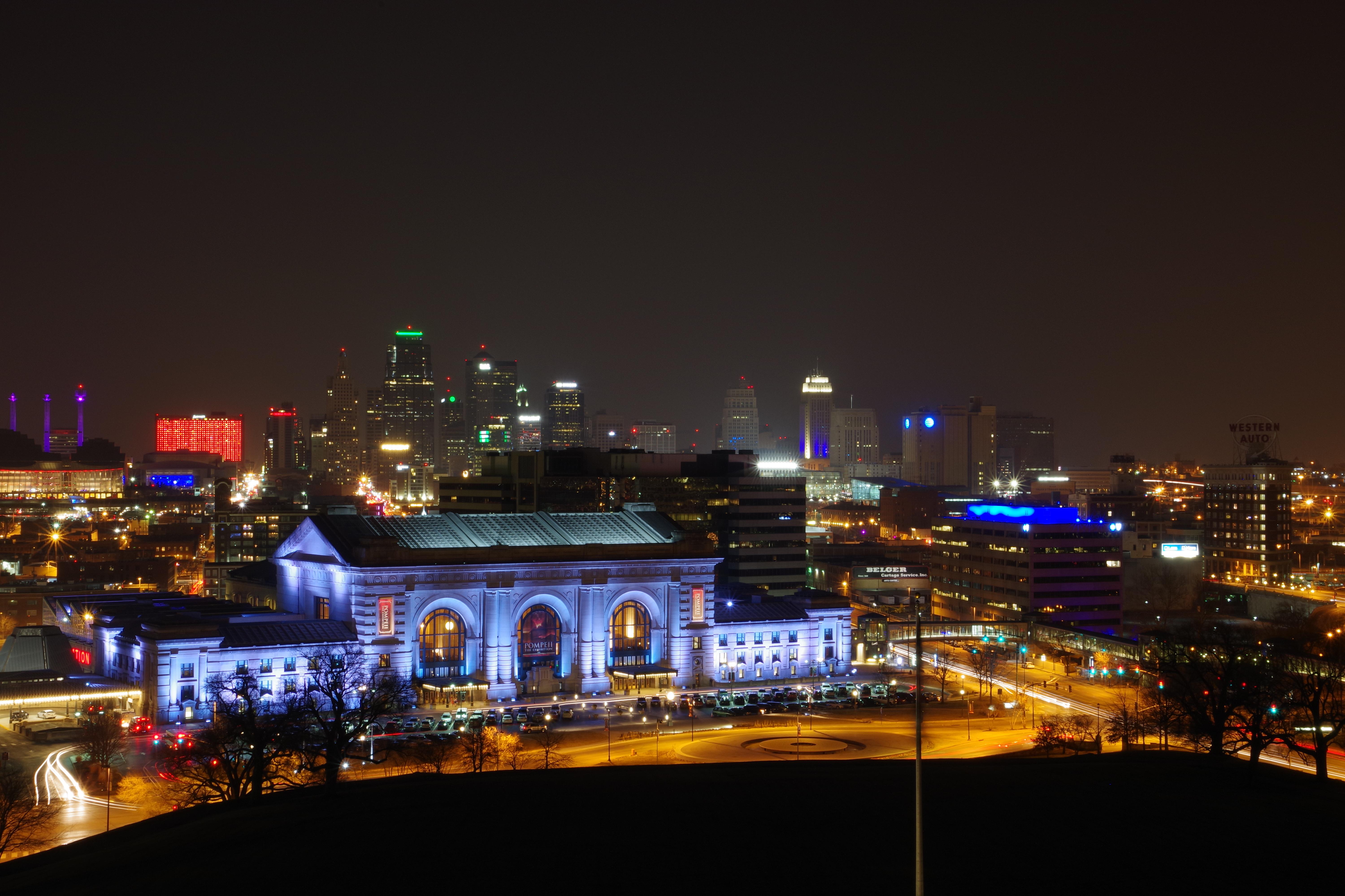 Kansas City at night r/kansascity