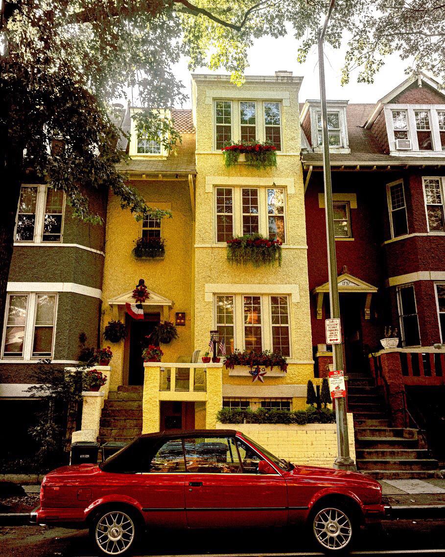 Retro looking townhouse in Adams r/washingtondc