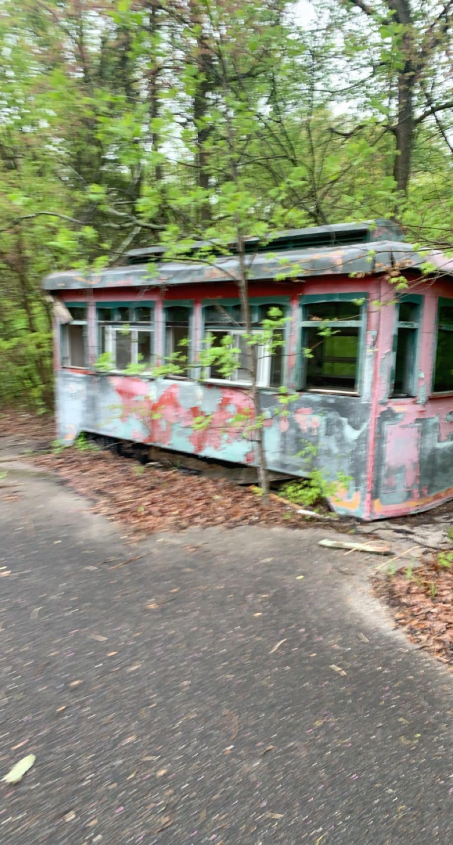 Abandoned theme park cave city Kentucky r/AbandonedPorn