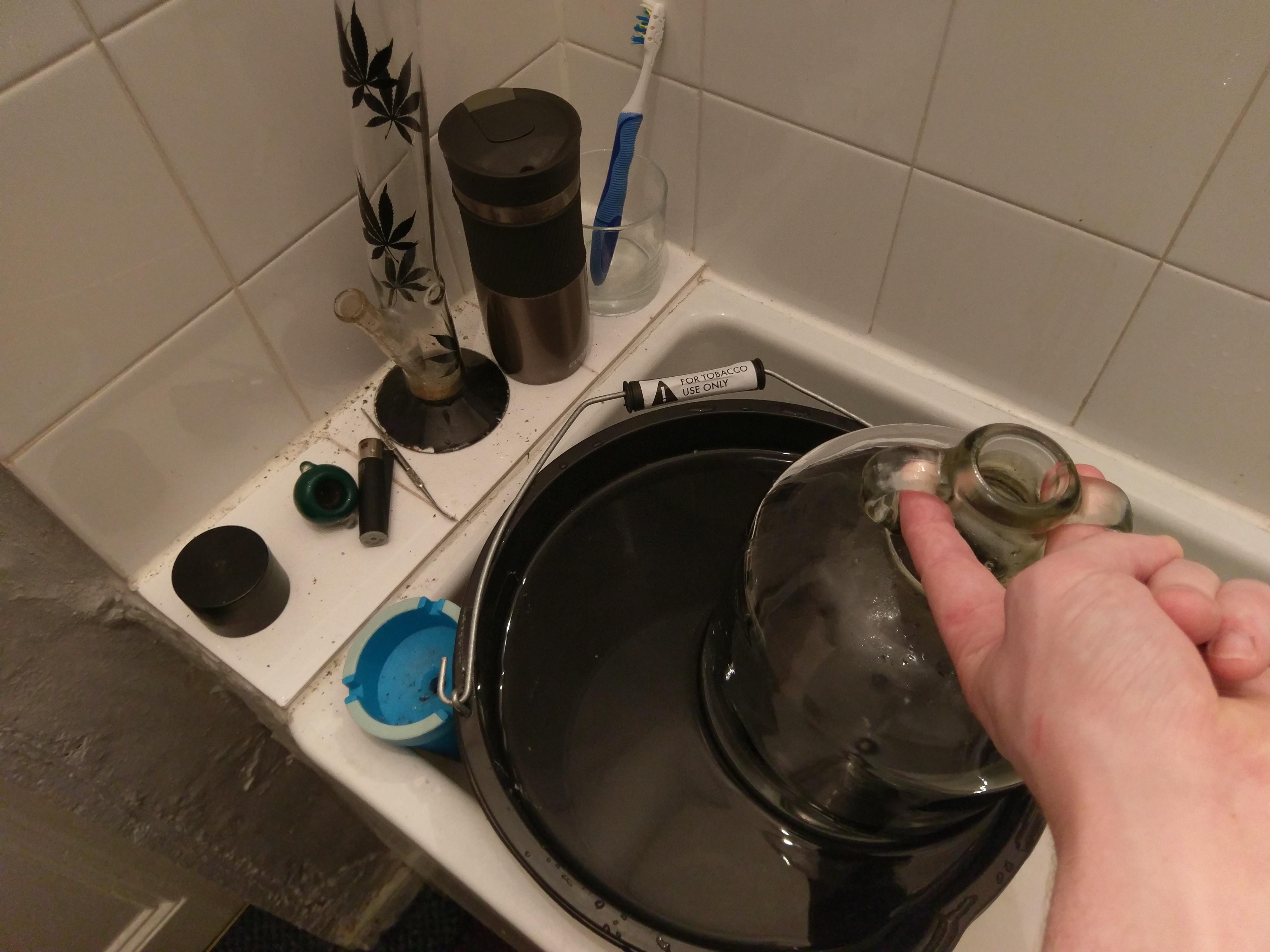 Gallon demijohn bucket bong with an attached ashtray r/StonerEngineering