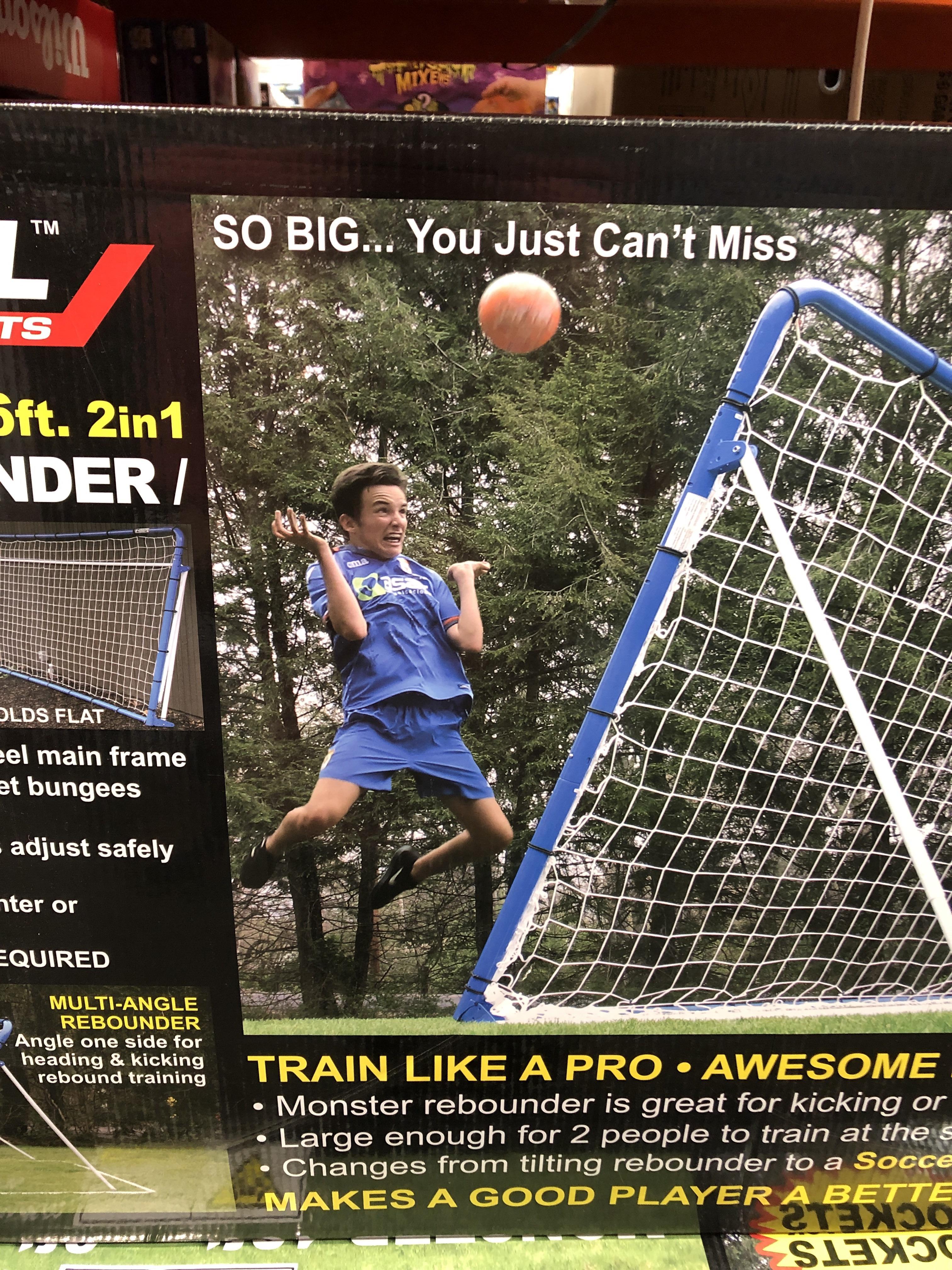 The picture they chose for this soccer goal product box r/CrappyDesign