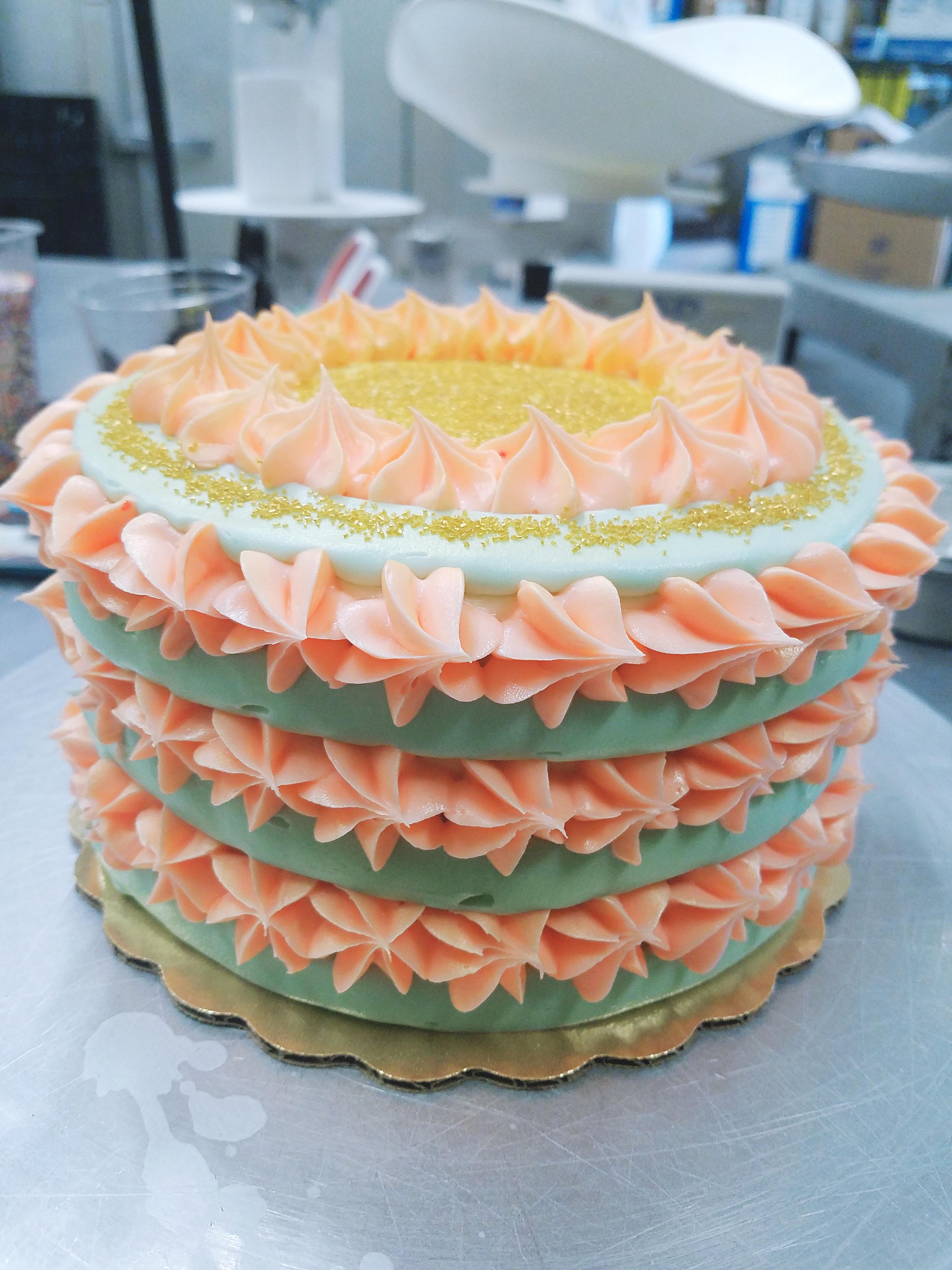 Simplicity Vanilla buttercream yellow cake r/Baking