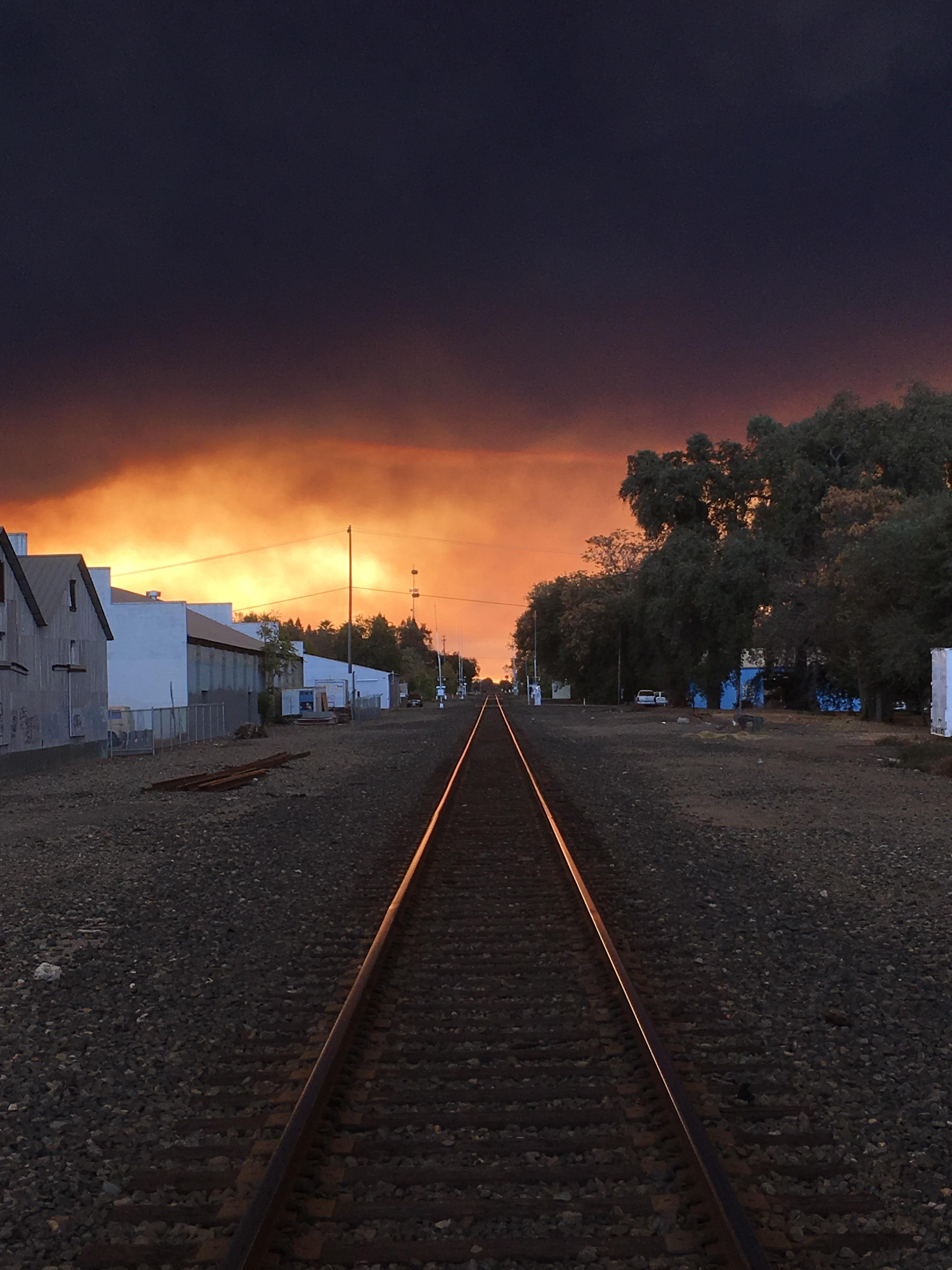 Fires over Chico, CA this Morning r/pics