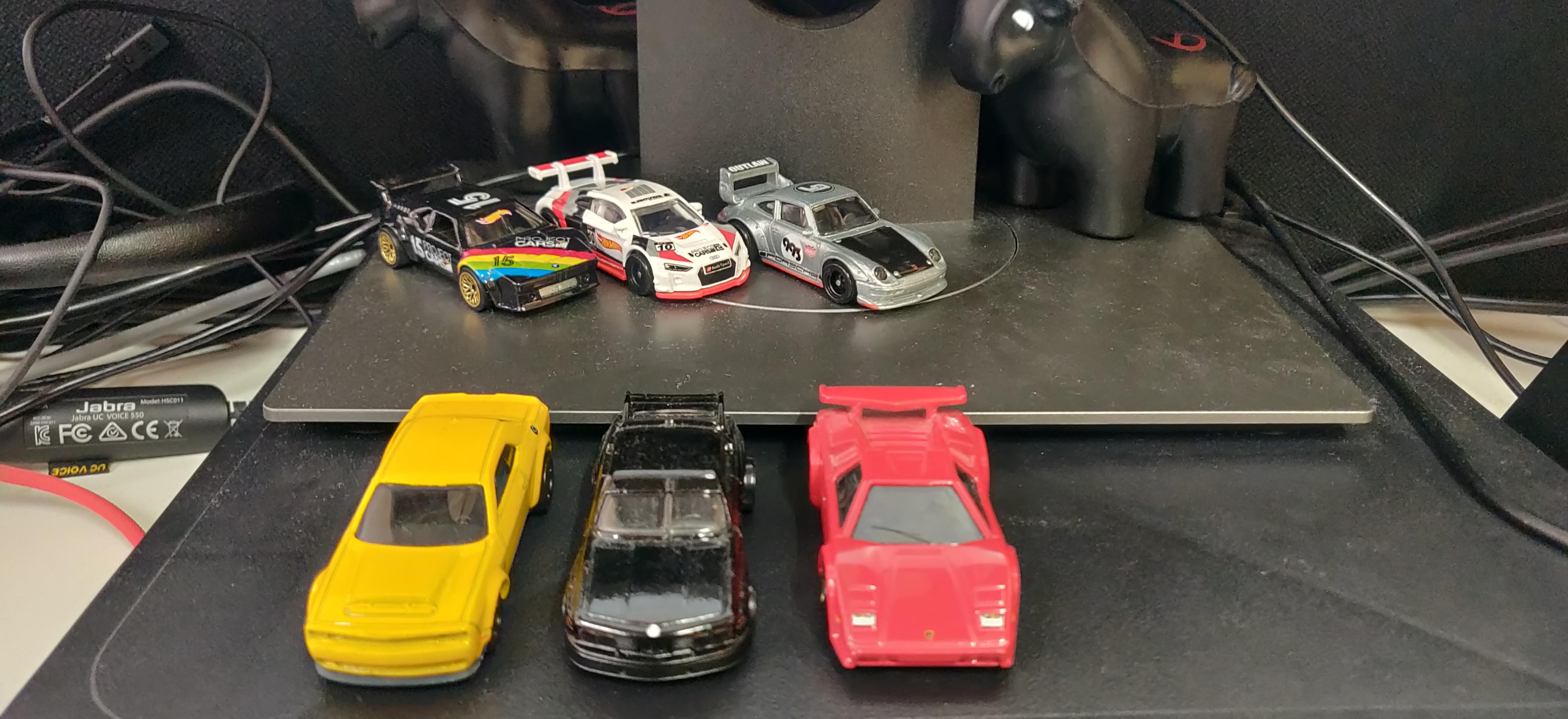 Desk Cars r/HotWheels