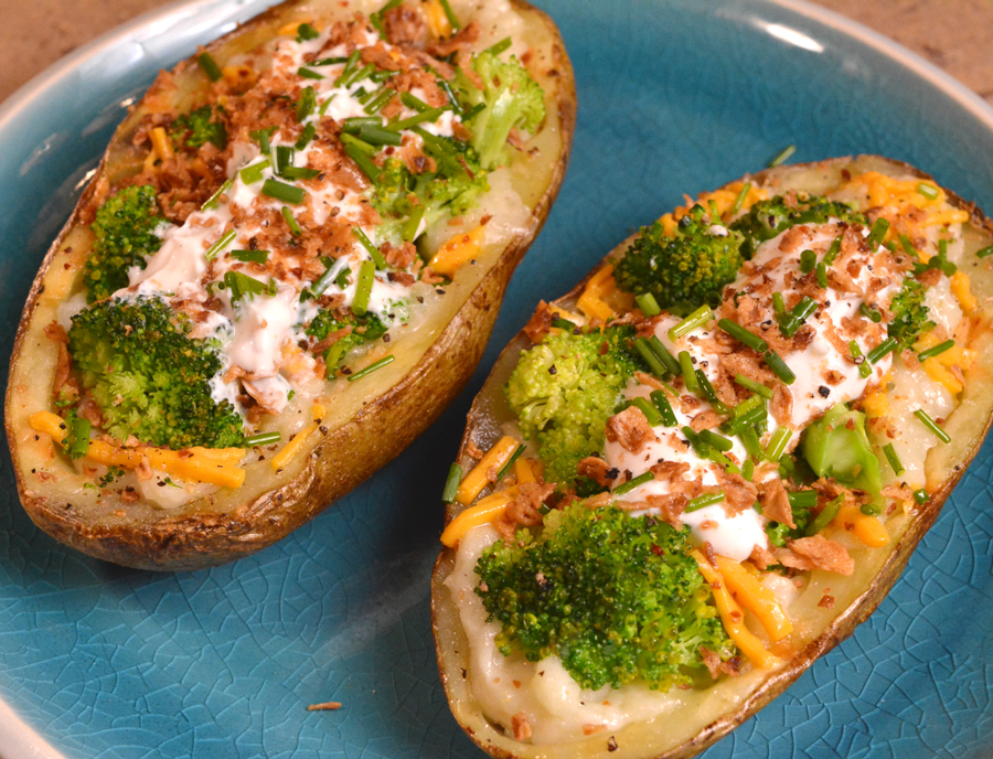 Stuffed potato halves. 315 calories for two. r/vegan1200isplenty