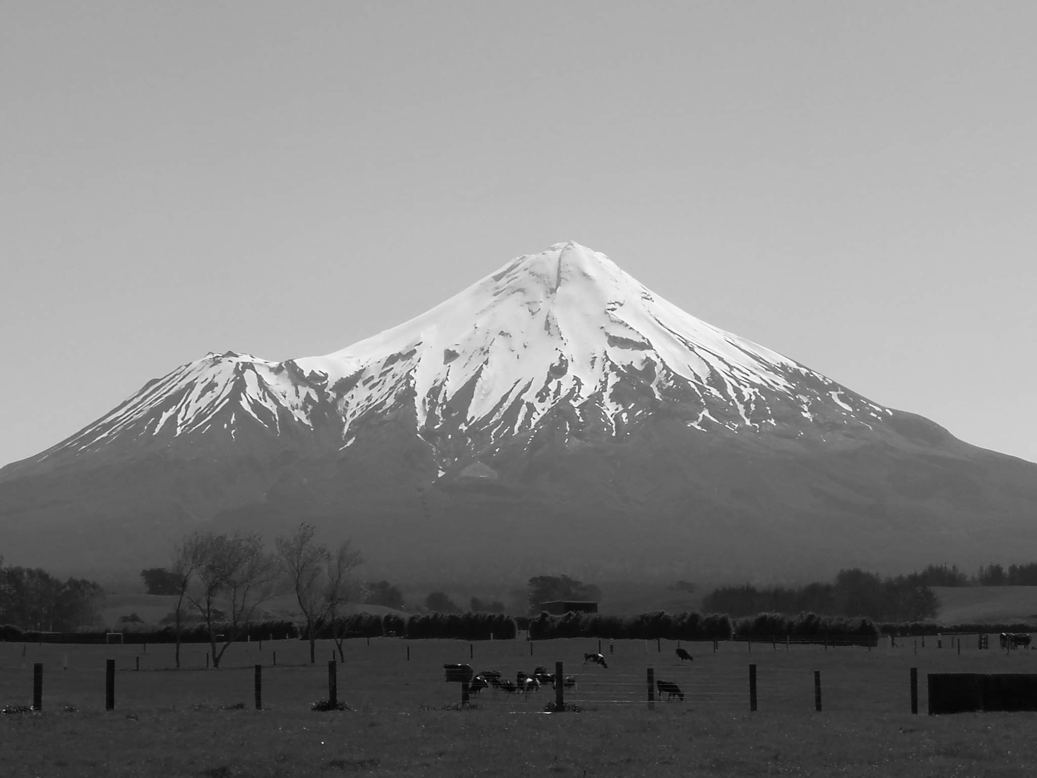 Mount Taranaki, Taranaki, New Zealand r/pics