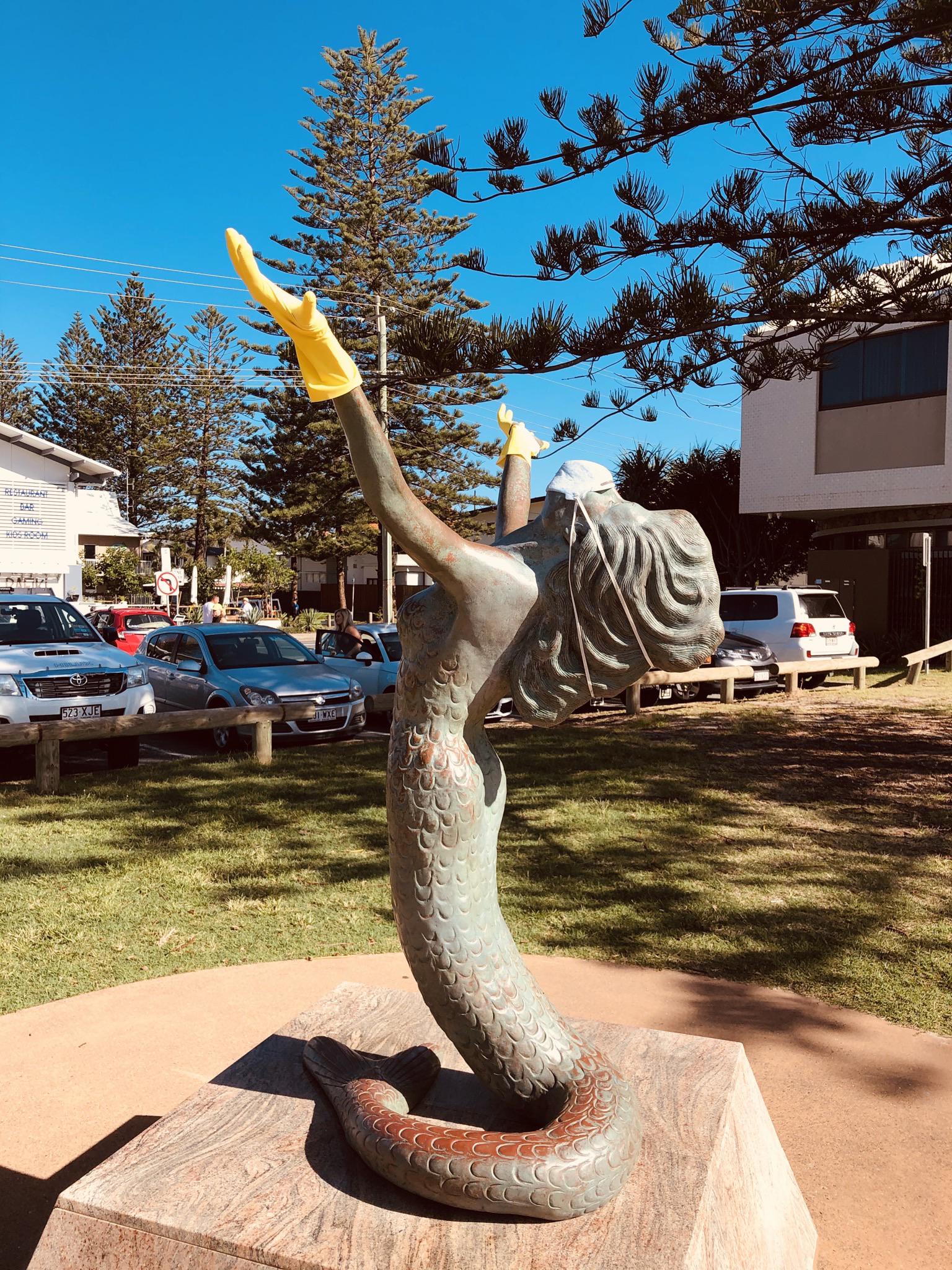 Gold Coast statues doing their part to reduce the spread of our