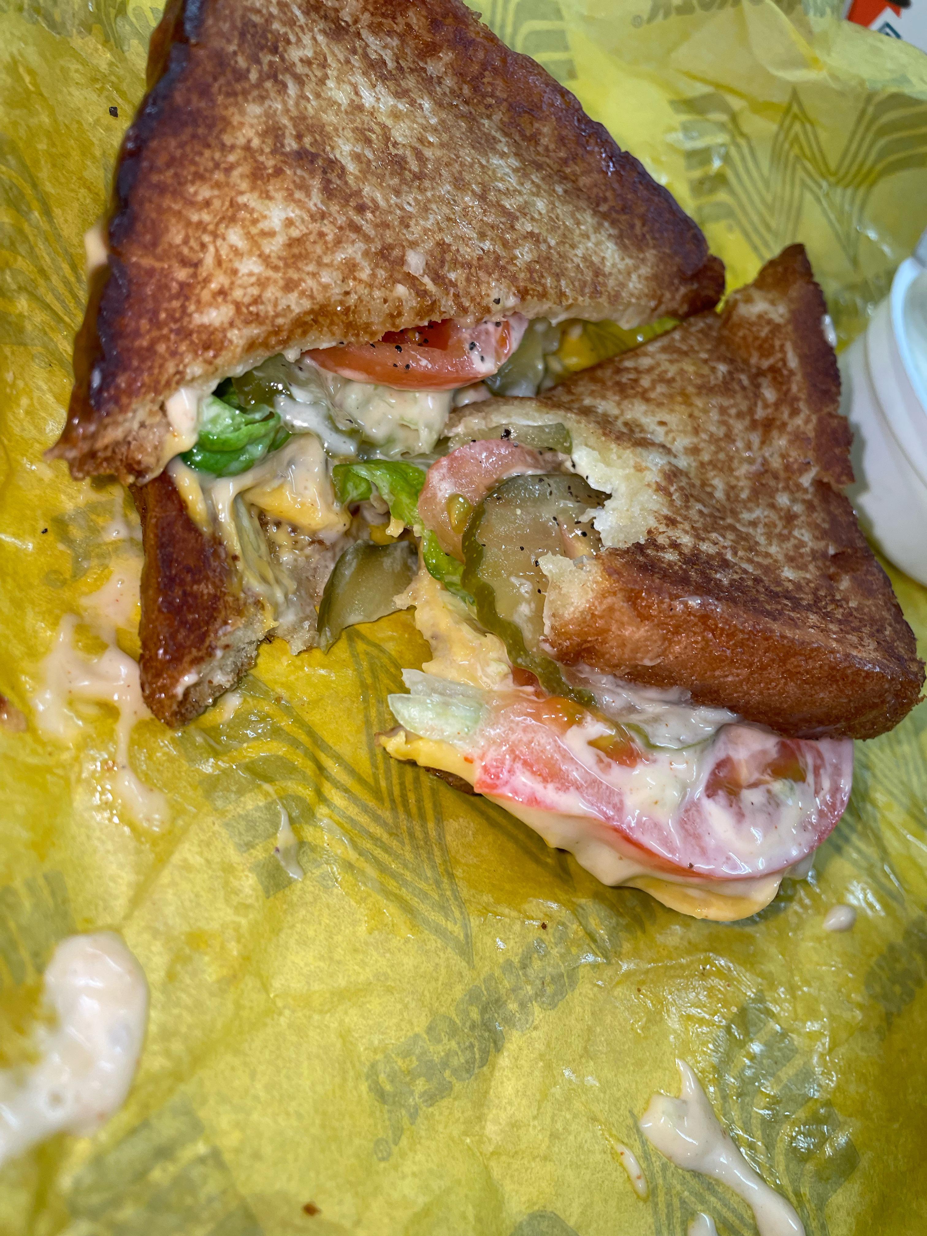 Grilled cheese w Whatasauce MJ Chz, Lettuce, Tomato and Pickles 7.2/10