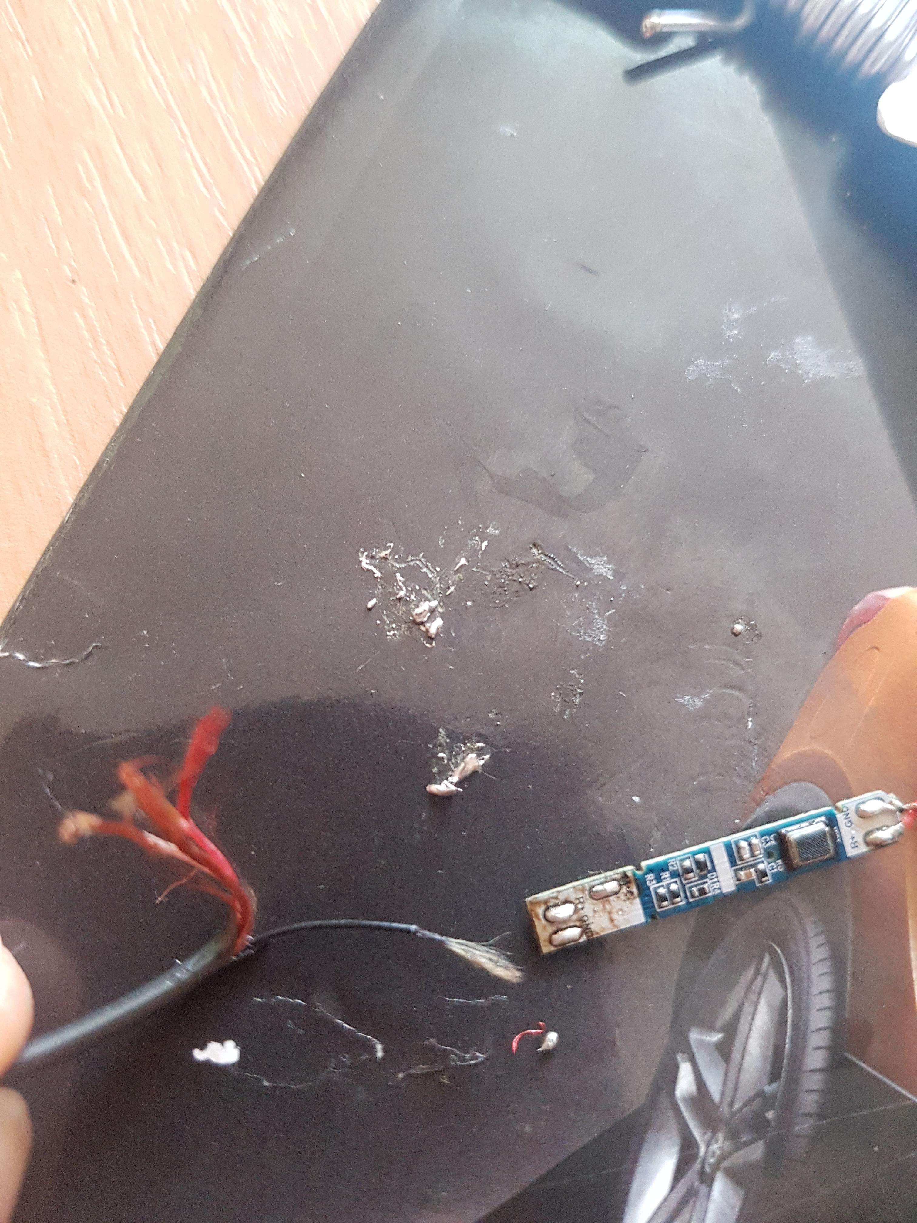 Cant solder these wires to the board, because this fabrichairlike