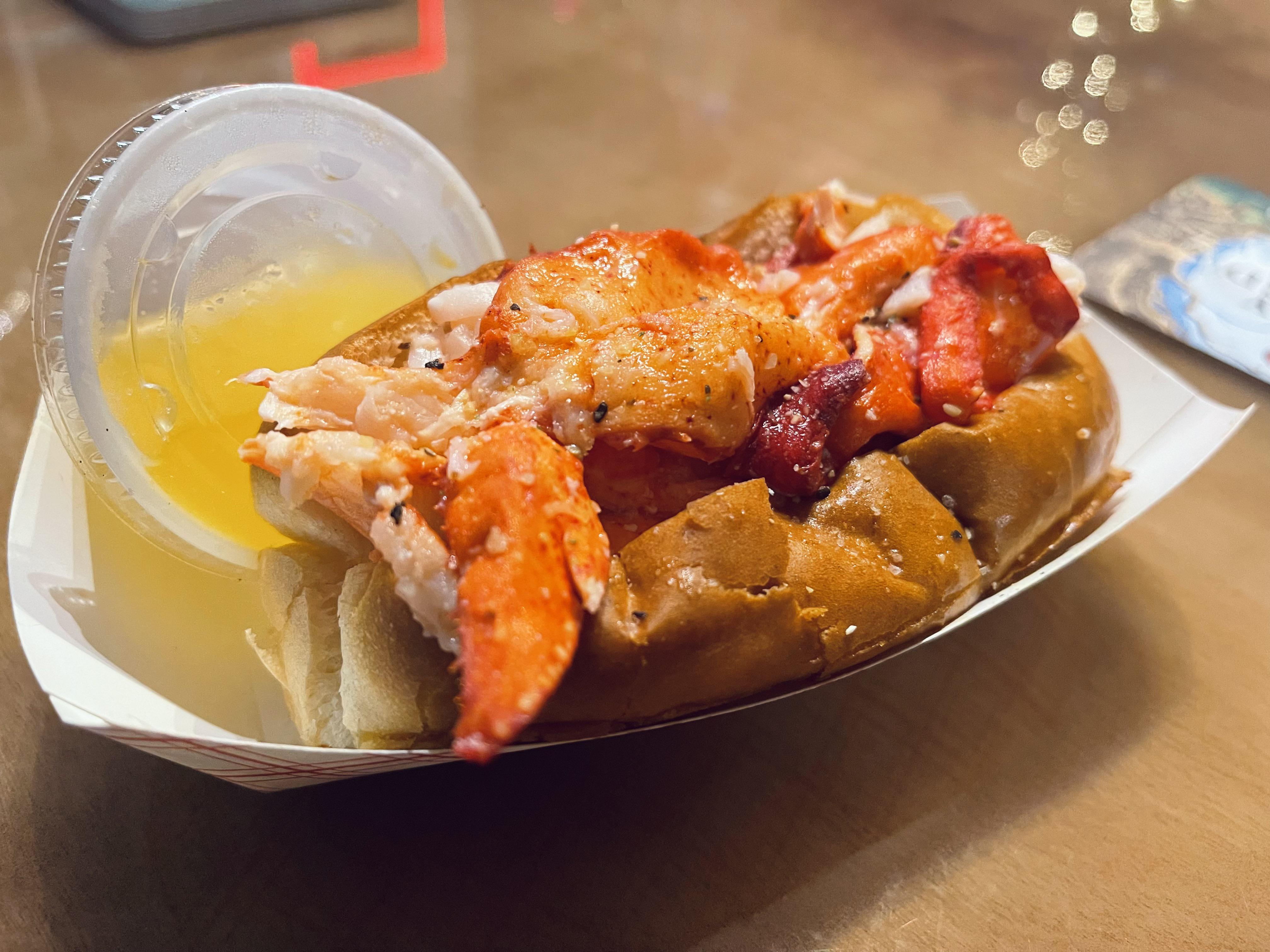 Food truck lobster roll from “Lobster Dogs” in SC r/FoodPorn