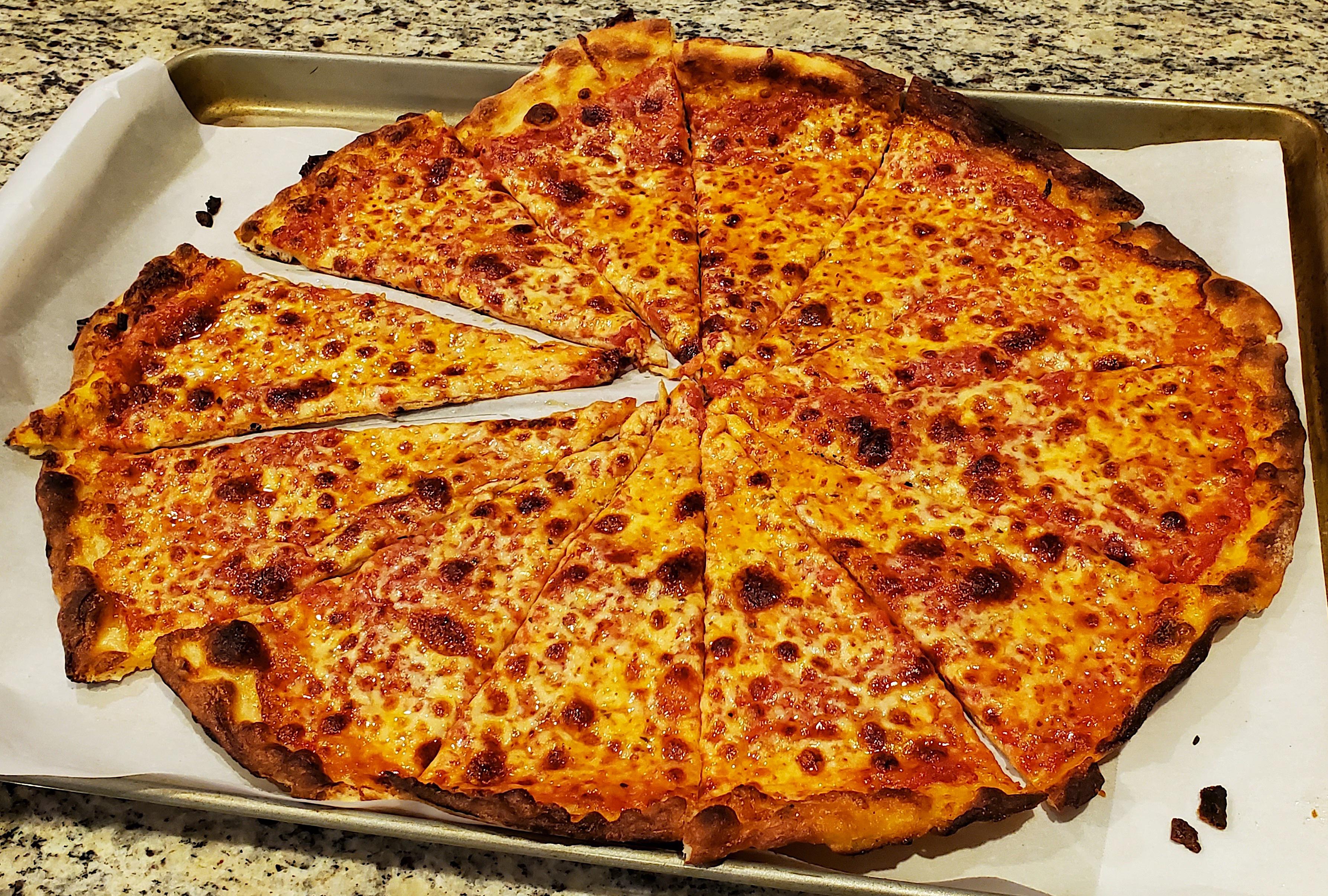 Homemade New Haven Pizza Plain Cheese Apizza Pizza r/FoodPorn