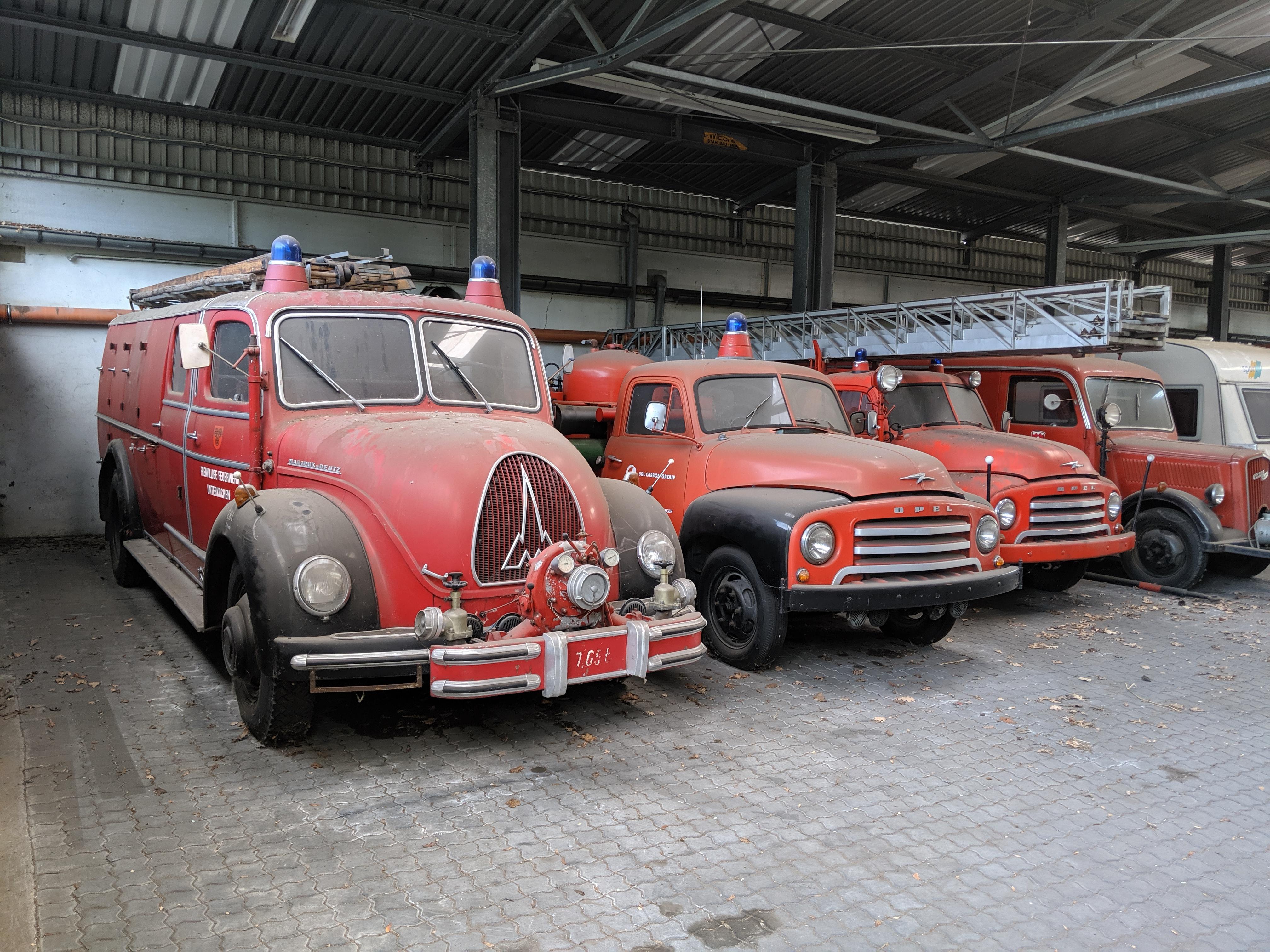 Old german firetrucks from earlymid 20th century r/mildlyinteresting