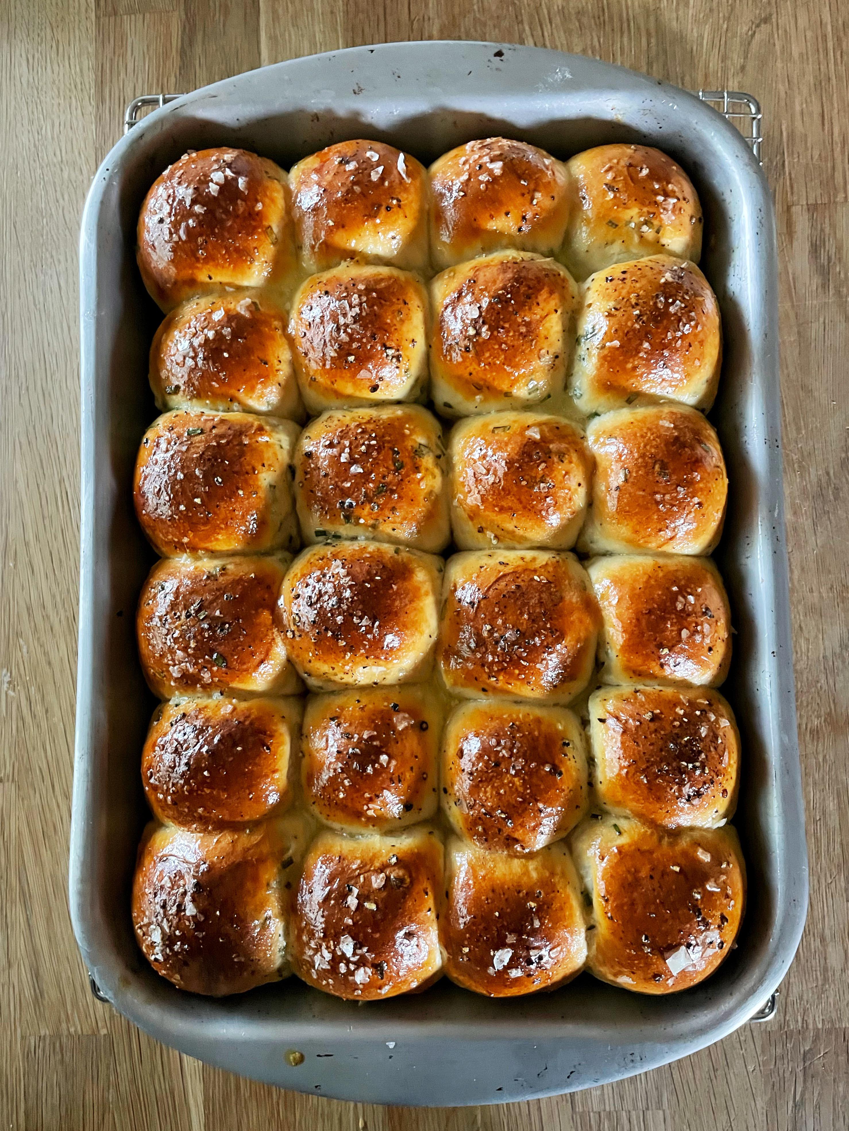 [Homemade] Sour Cream and Chive Rolls r/food
