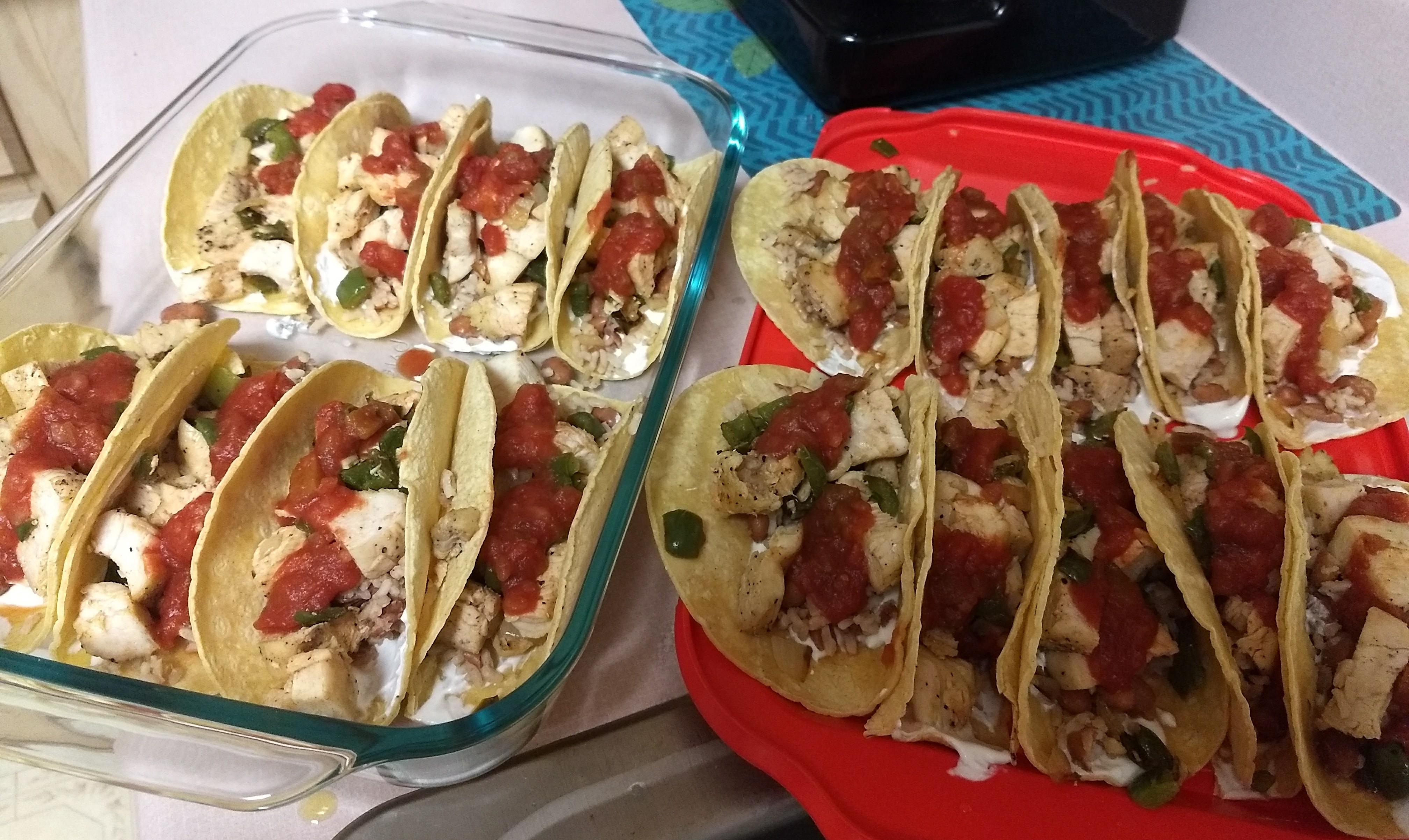 Chicken tacos. 480 calories and 1.60 per 3 tacos! r/MealPrepSunday