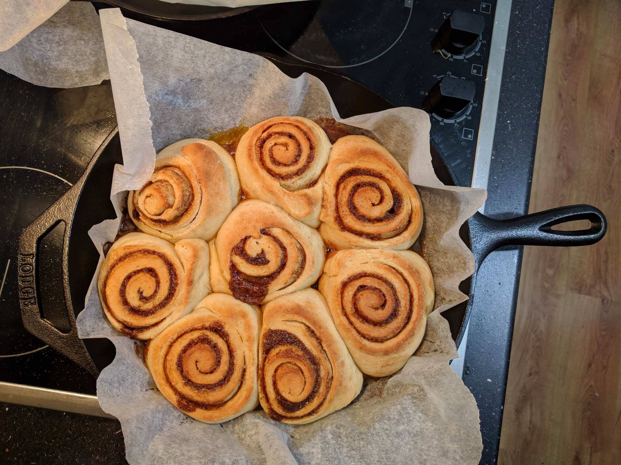 Cast iron cinnamon rolls r/castiron